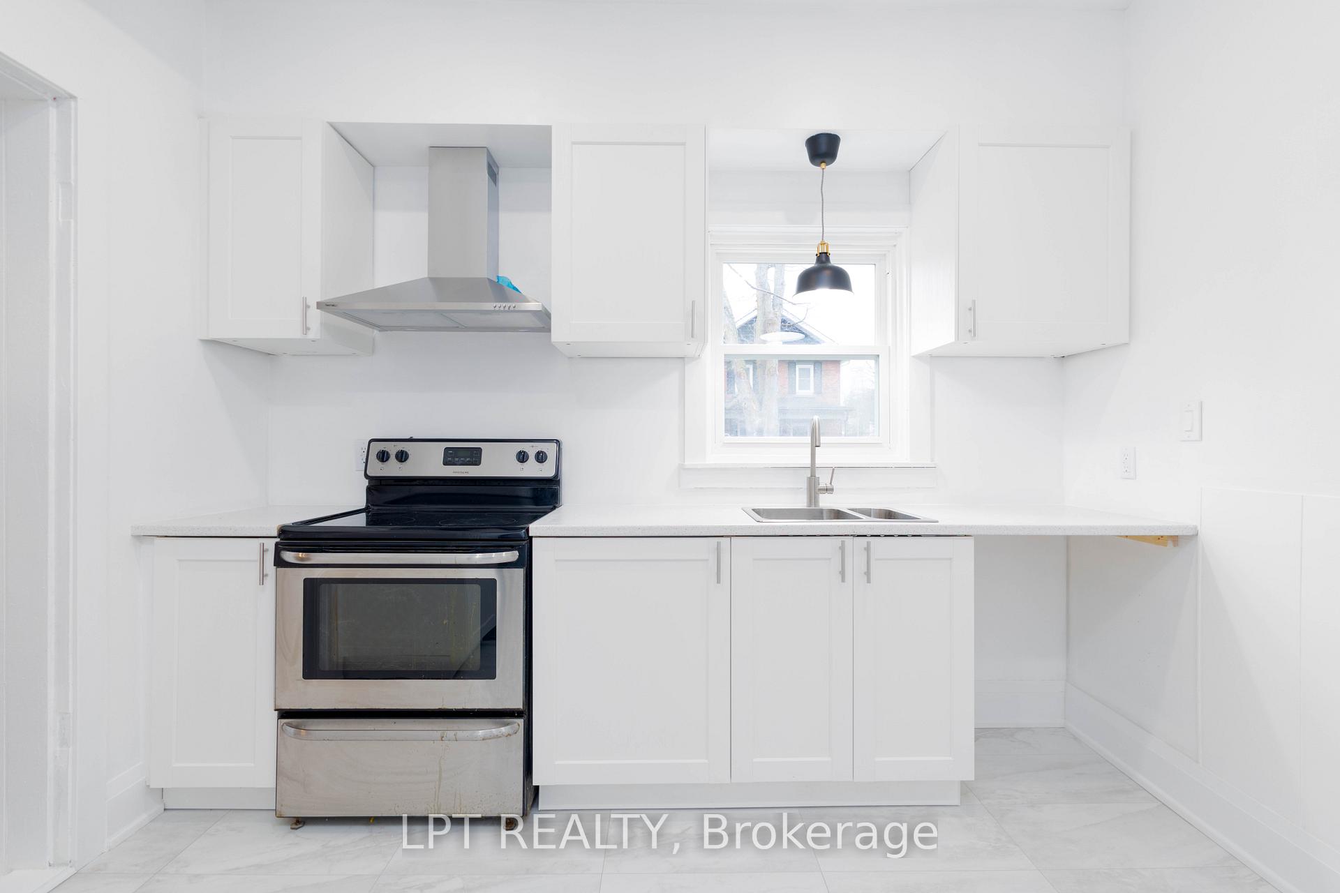 Photo 14 of 249 Harvey Street, Orillia — HOMEH