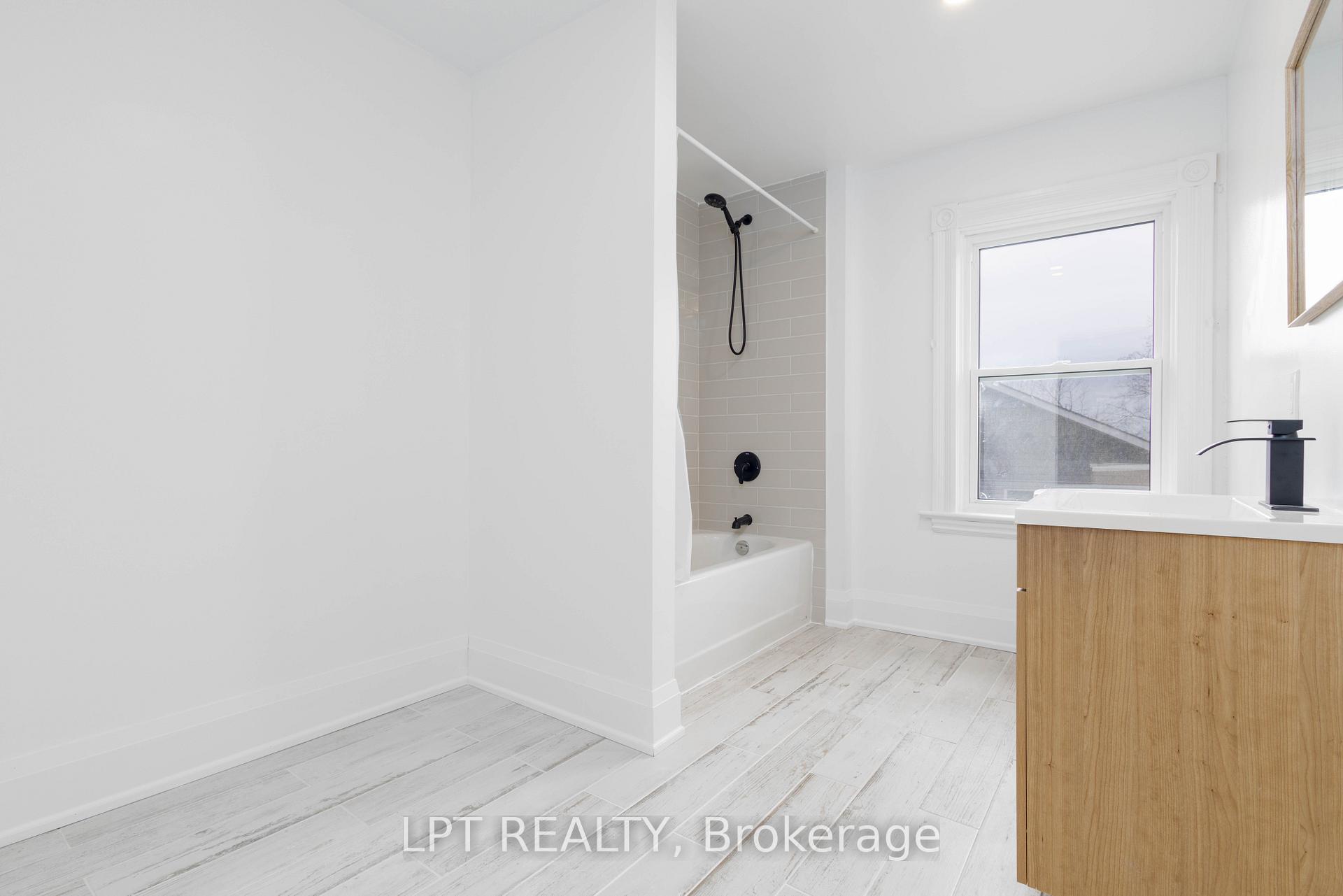Photo 22 of 249 Harvey Street, Orillia — HOMEH