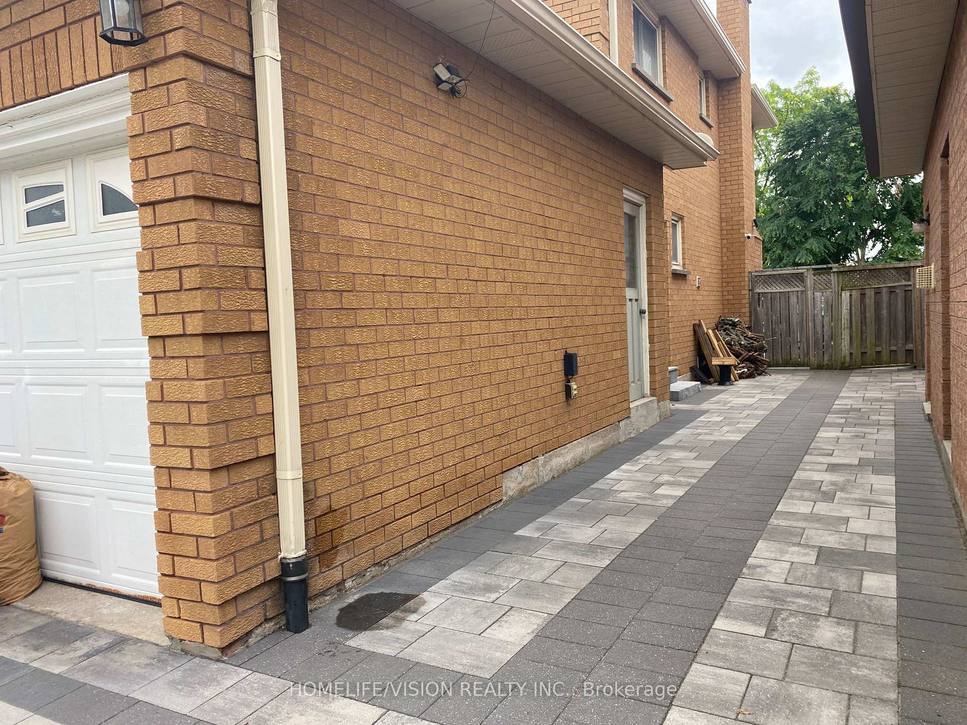 Photo 2 of Unit Basement, 492 Raymerville Drive, Markham, Raymerville — HOMEH