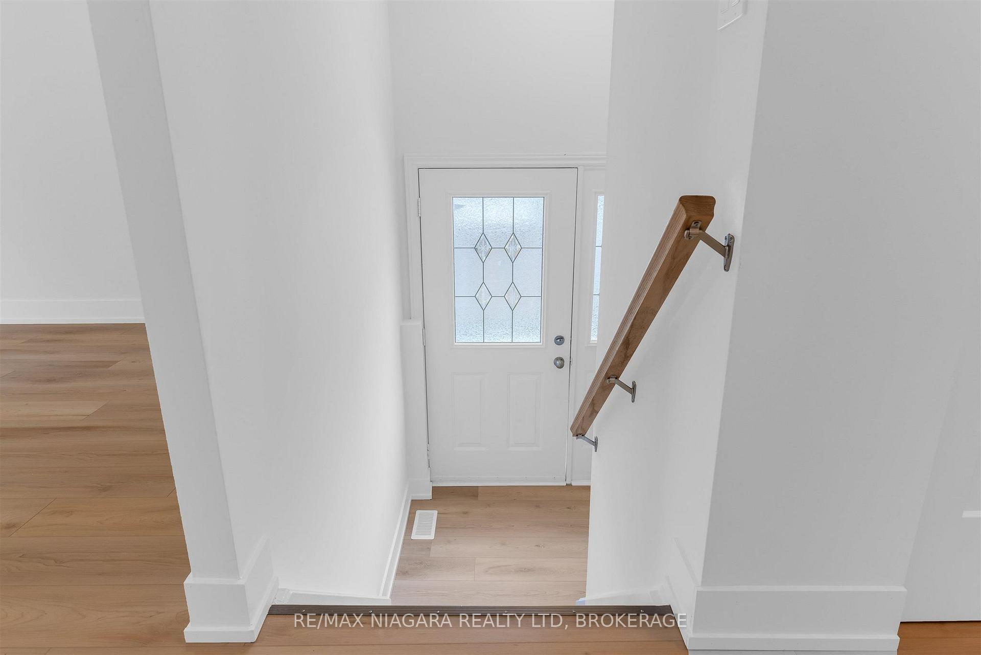 Photo 4 of 2 Baldwin Crescent, Thorold, Confederation Heights — HOMEH