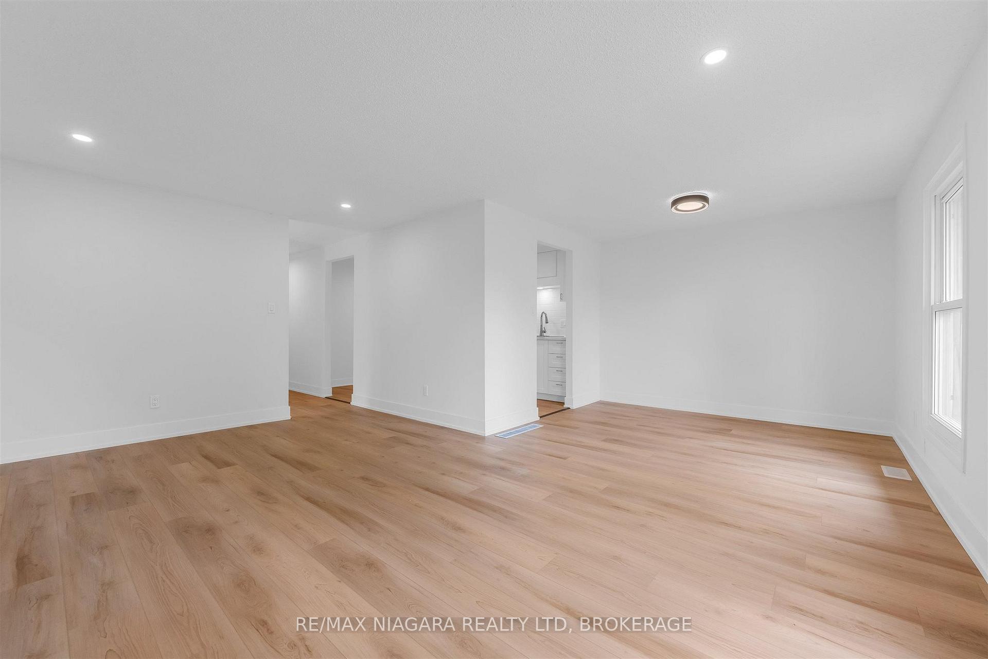 Photo 7 of 2 Baldwin Crescent, Thorold, Confederation Heights — HOMEH