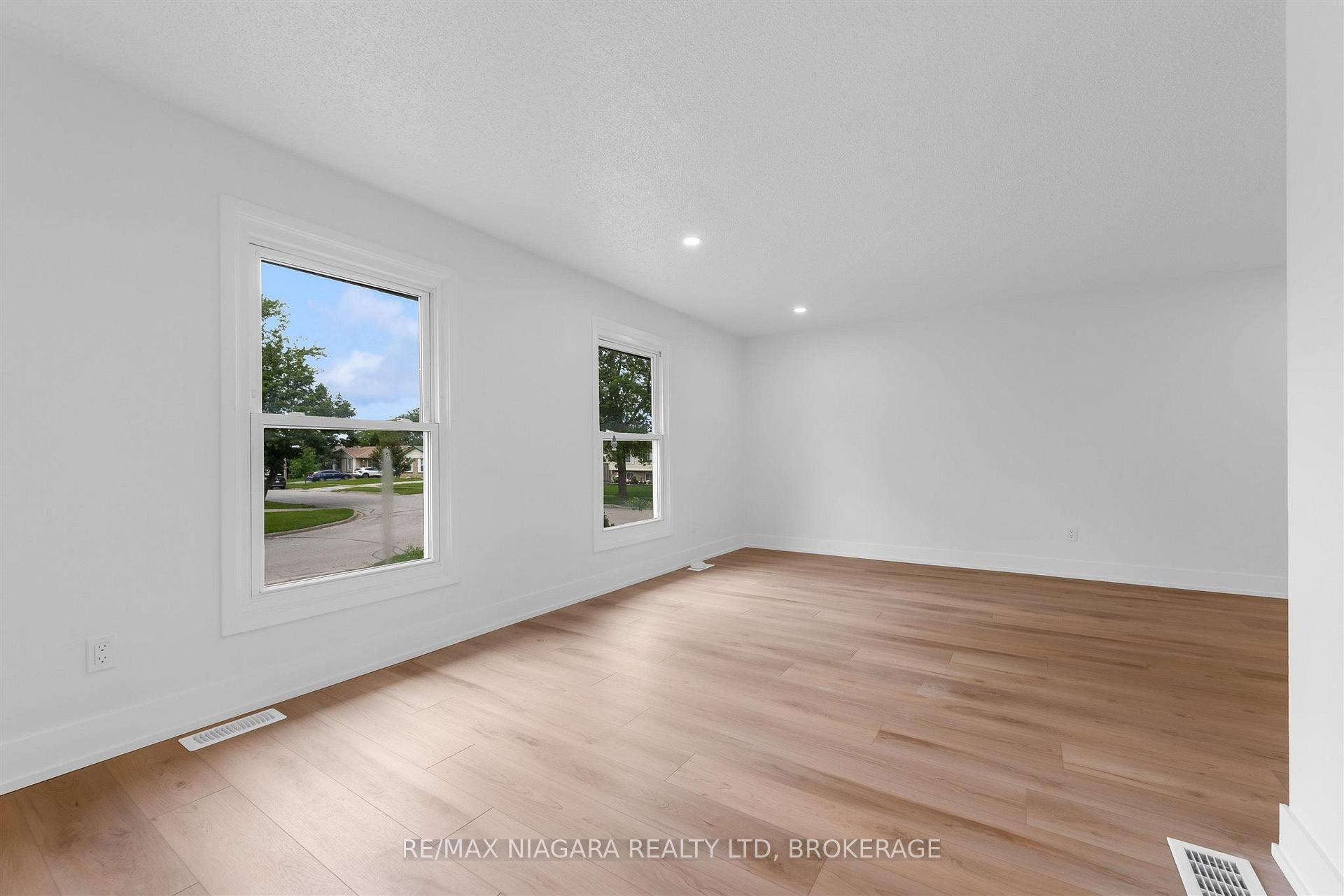 Photo 9 of 2 Baldwin Crescent, Thorold, Confederation Heights — HOMEH