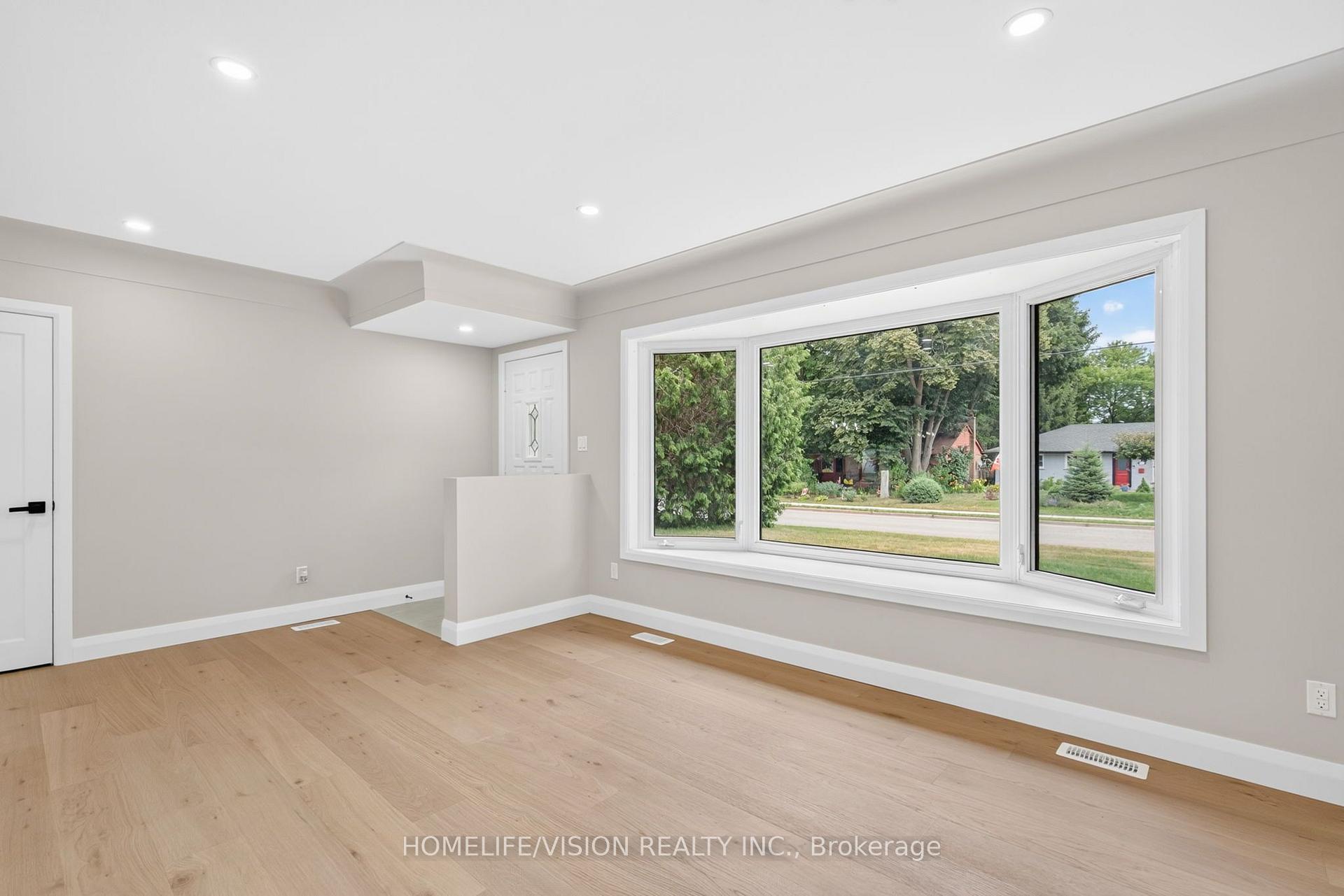 Photo 8 of 377 Griffith Street, London, South B — HOMEH