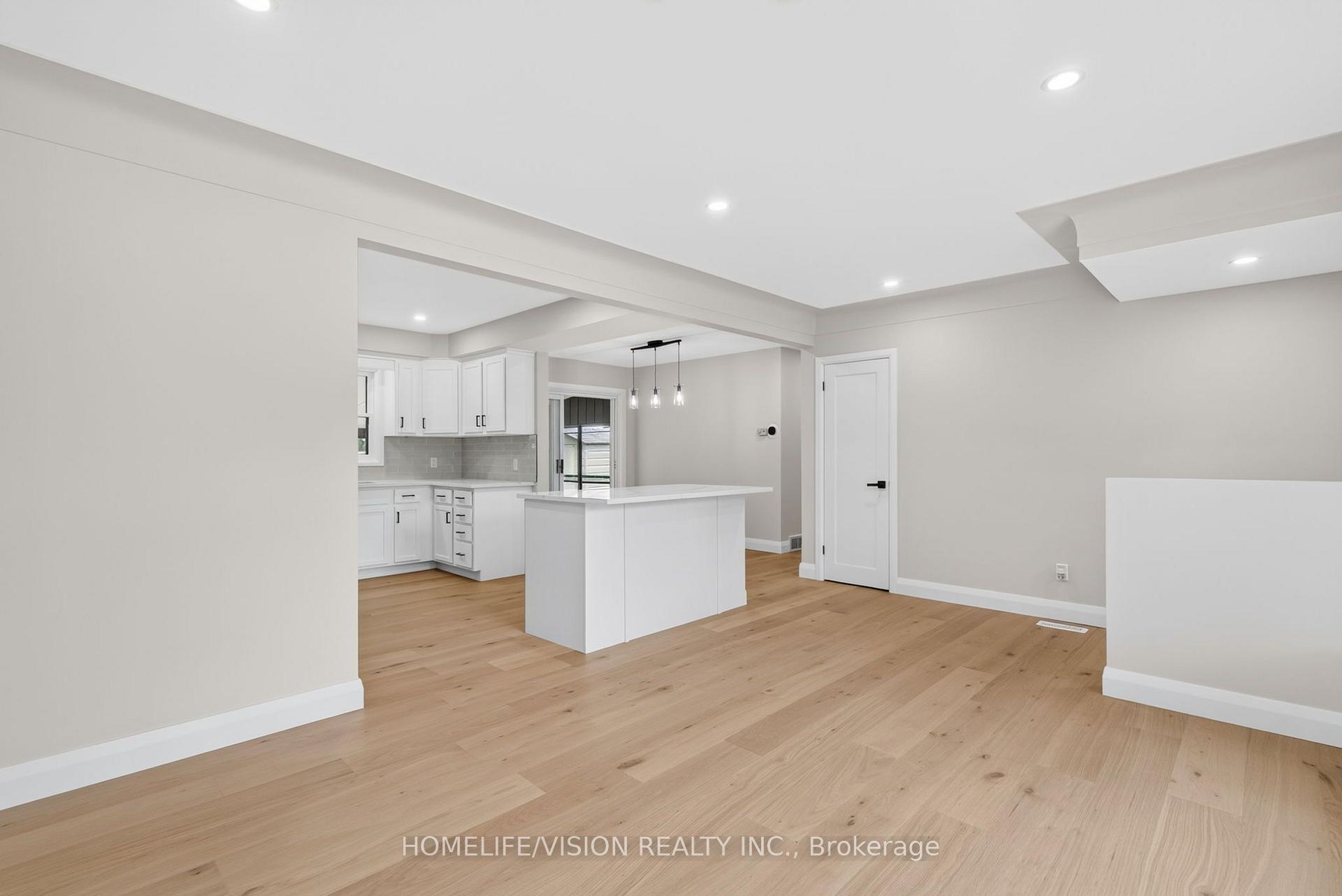 Photo 9 of 377 Griffith Street, London, South B — HOMEH