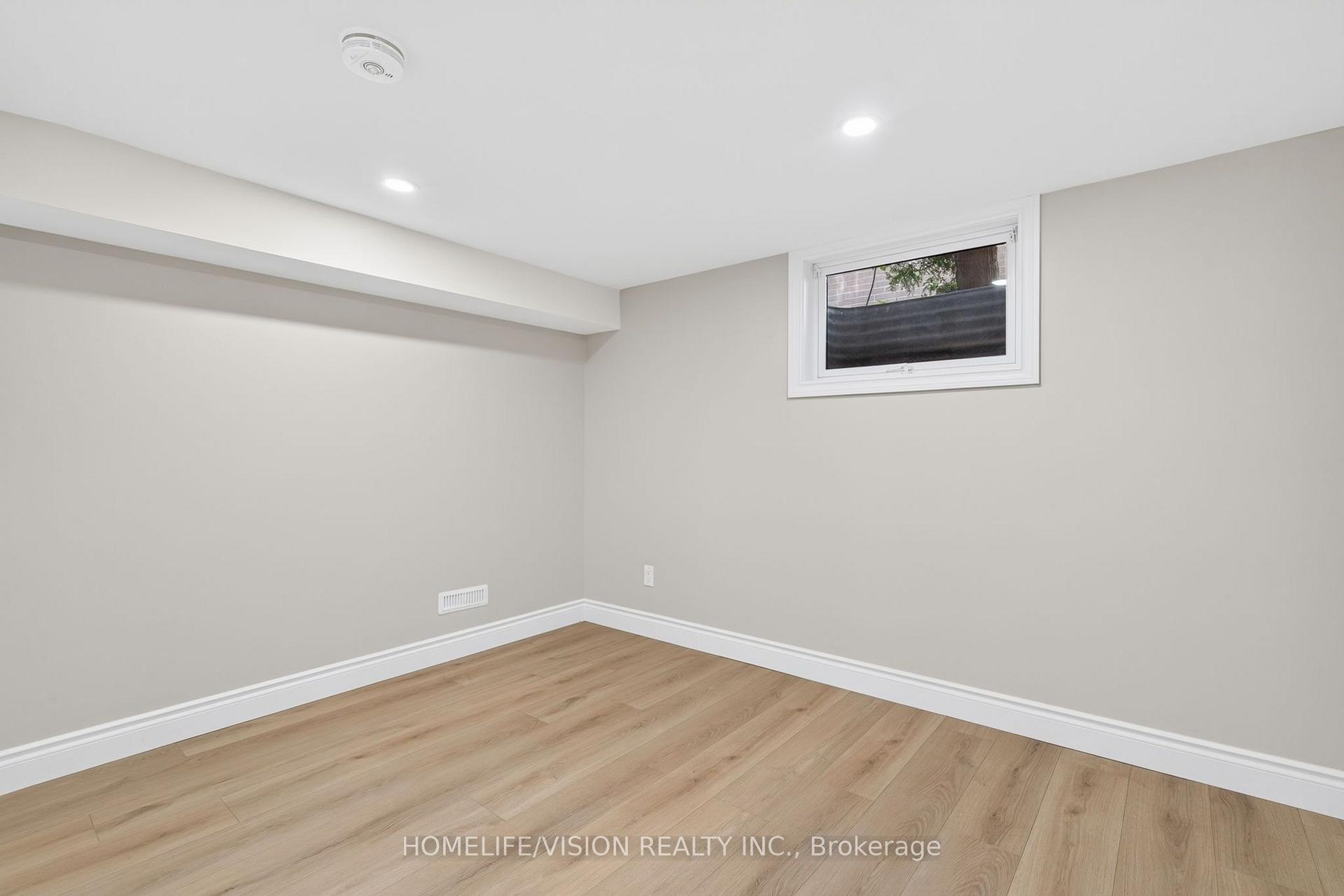 Photo 35 of 377 Griffith Street, London, South B — HOMEH