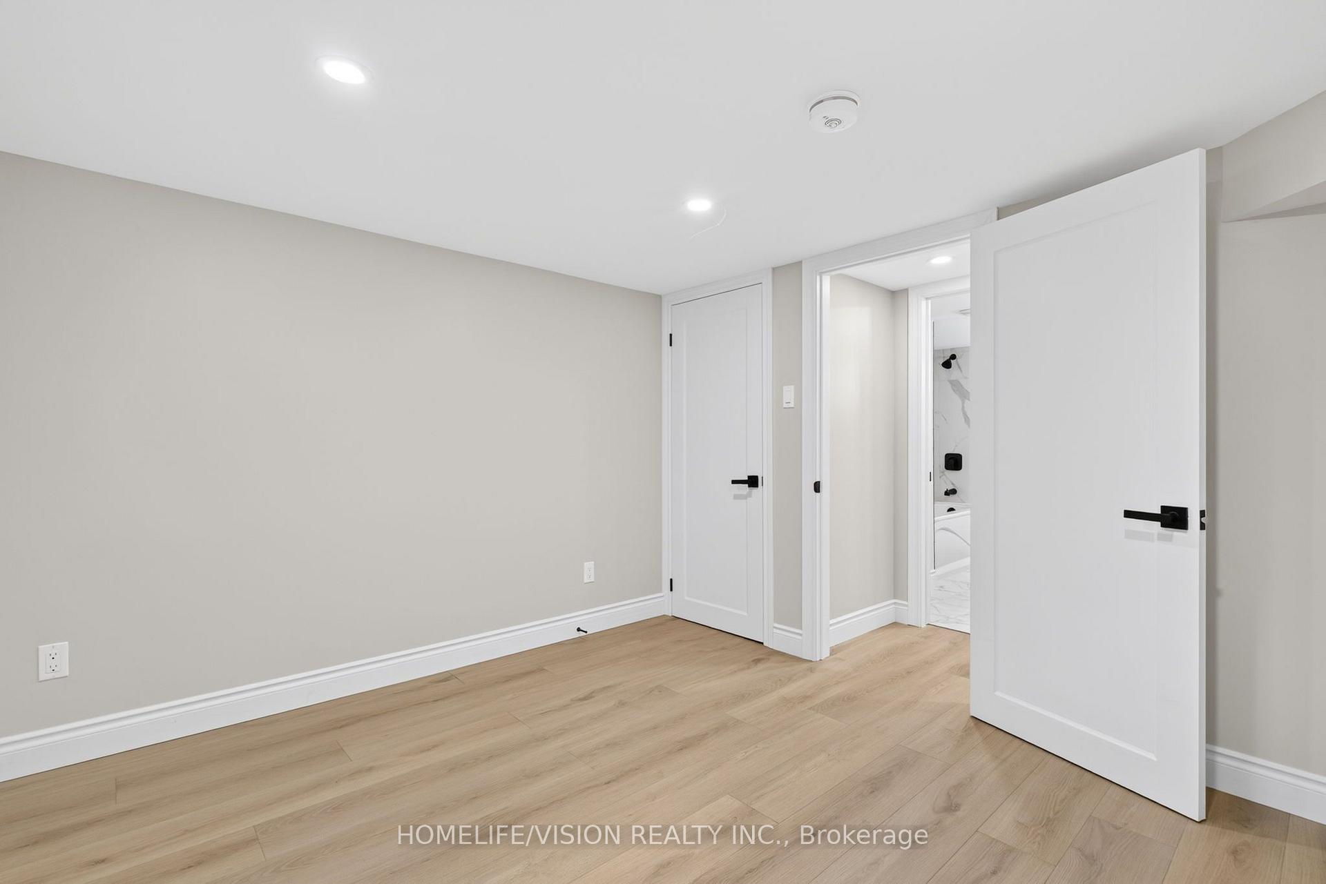 Photo 36 of 377 Griffith Street, London, South B — HOMEH