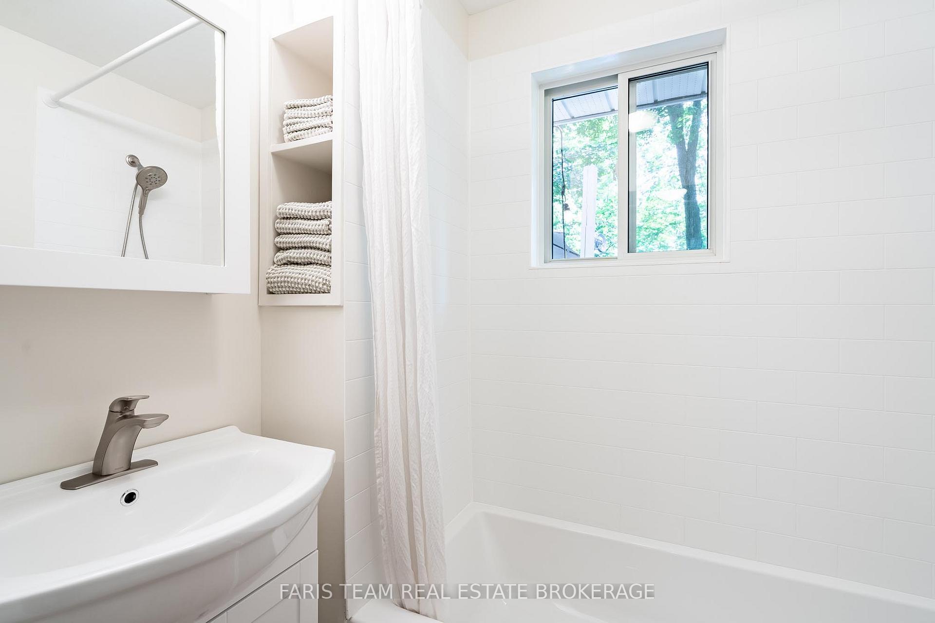 Photo 18 of 1183 Everton Road, Midland — HOMEH