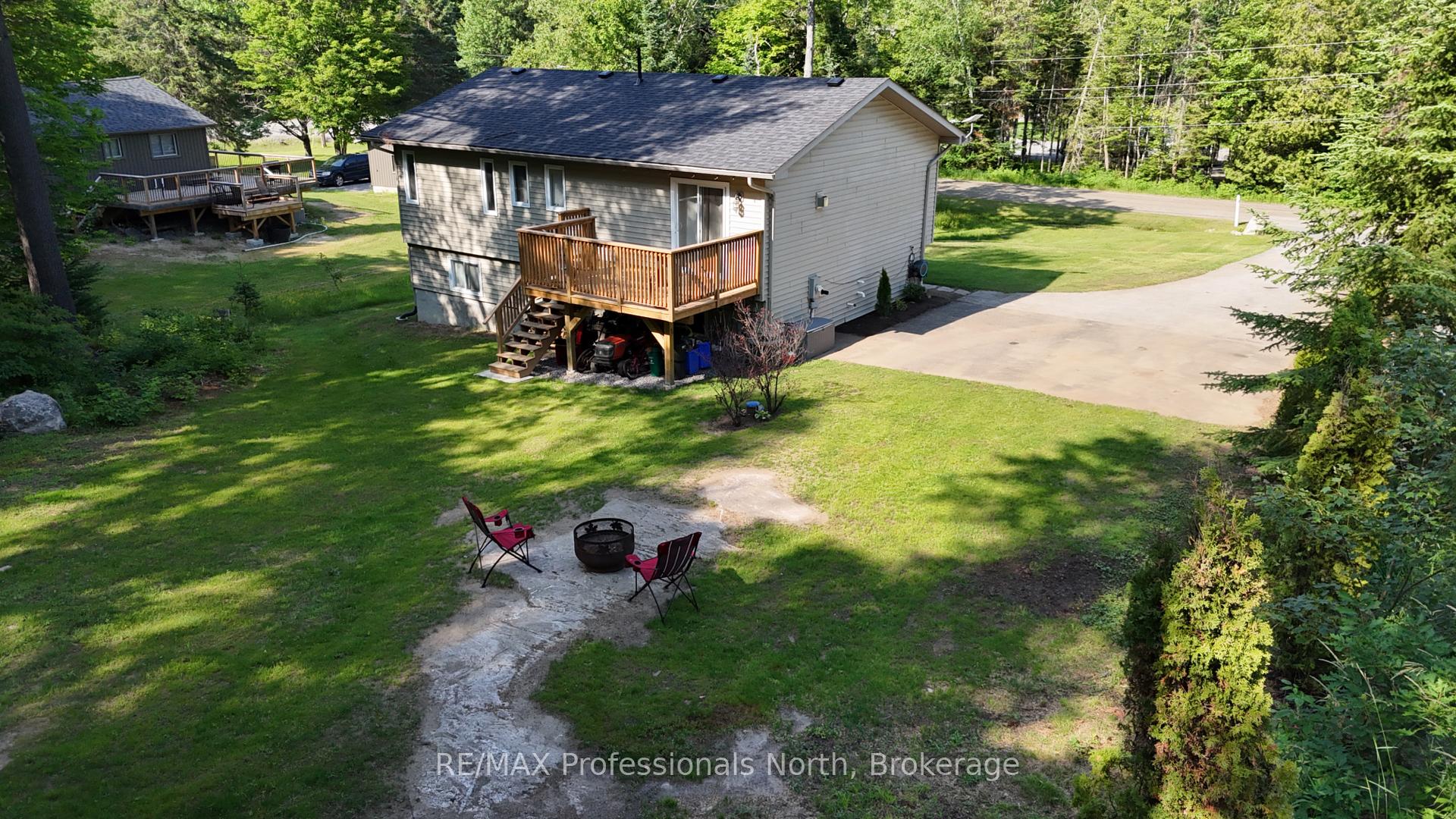 Photo 3 of 1036 Post Road, Bracebridge, Macaulay — HOMEH