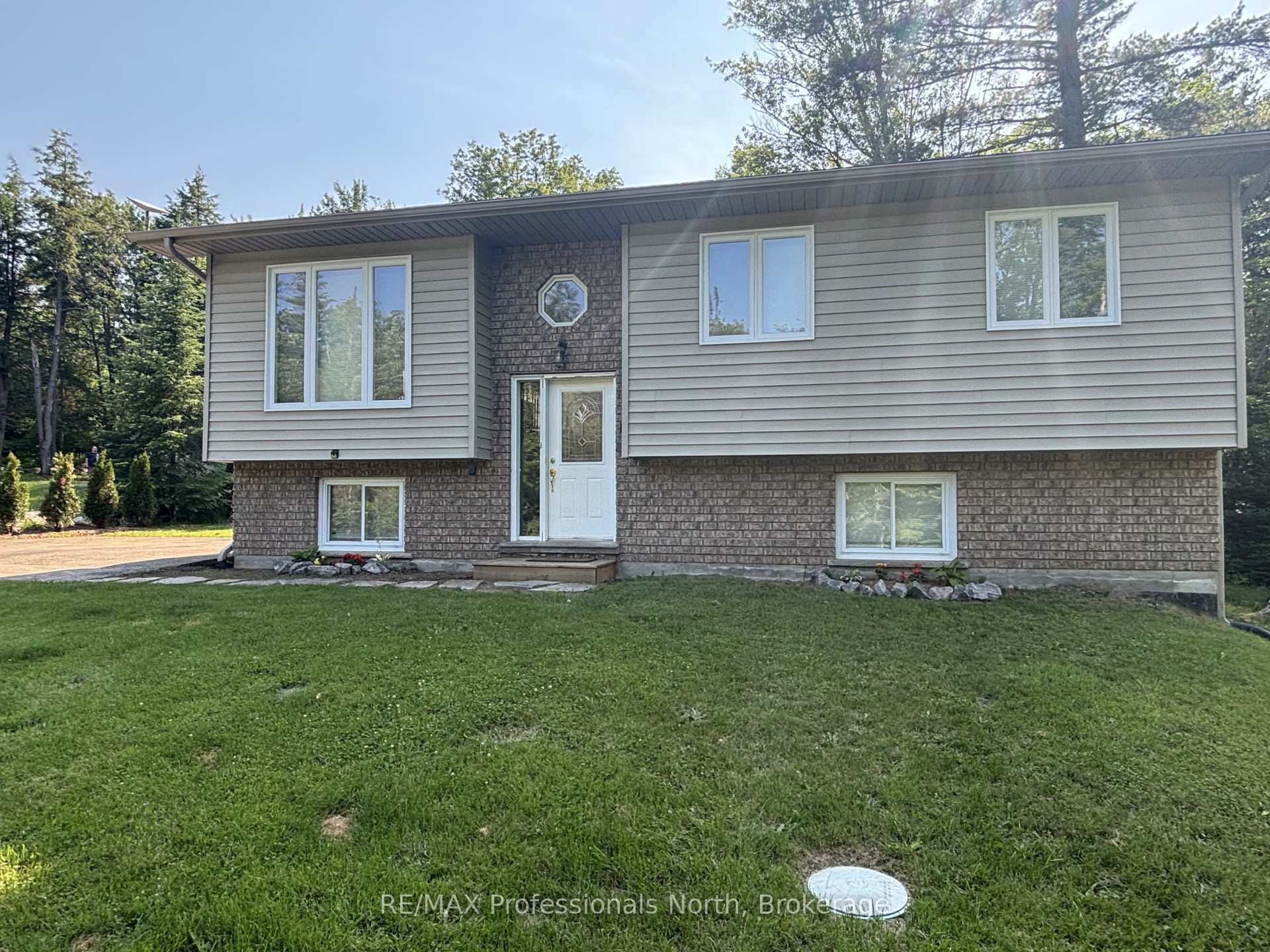 Photo 8 of 1036 Post Road, Bracebridge, Macaulay — HOMEH