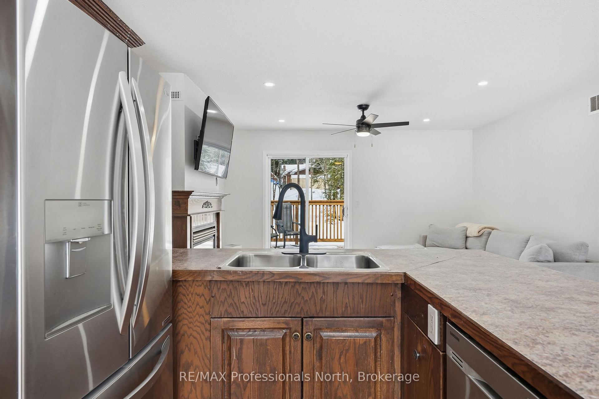 Photo 12 of 1036 Post Road, Bracebridge, Macaulay — HOMEH