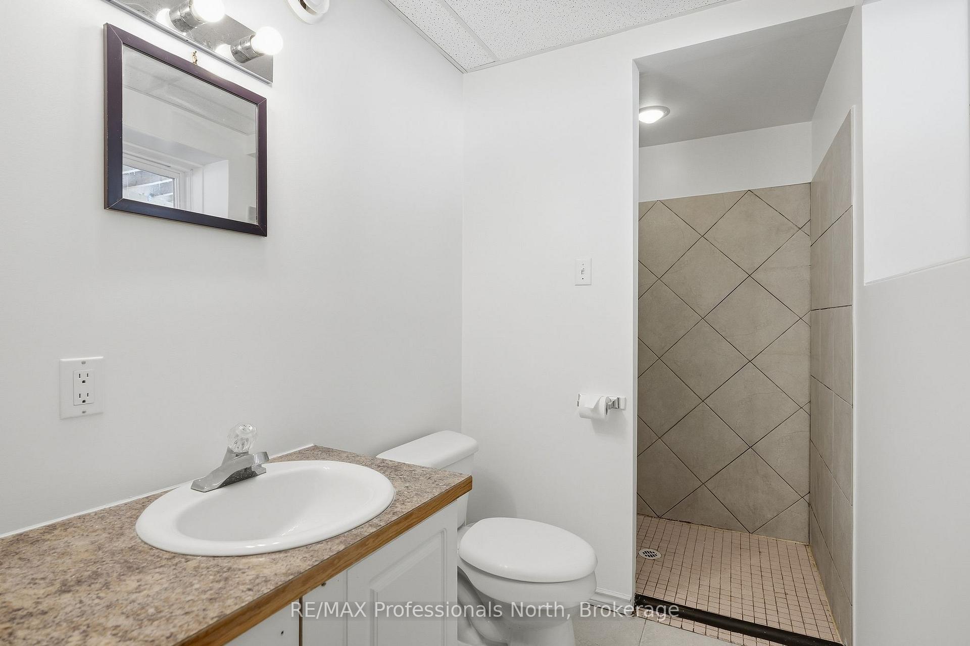 Photo 31 of 1036 Post Road, Bracebridge, Macaulay — HOMEH