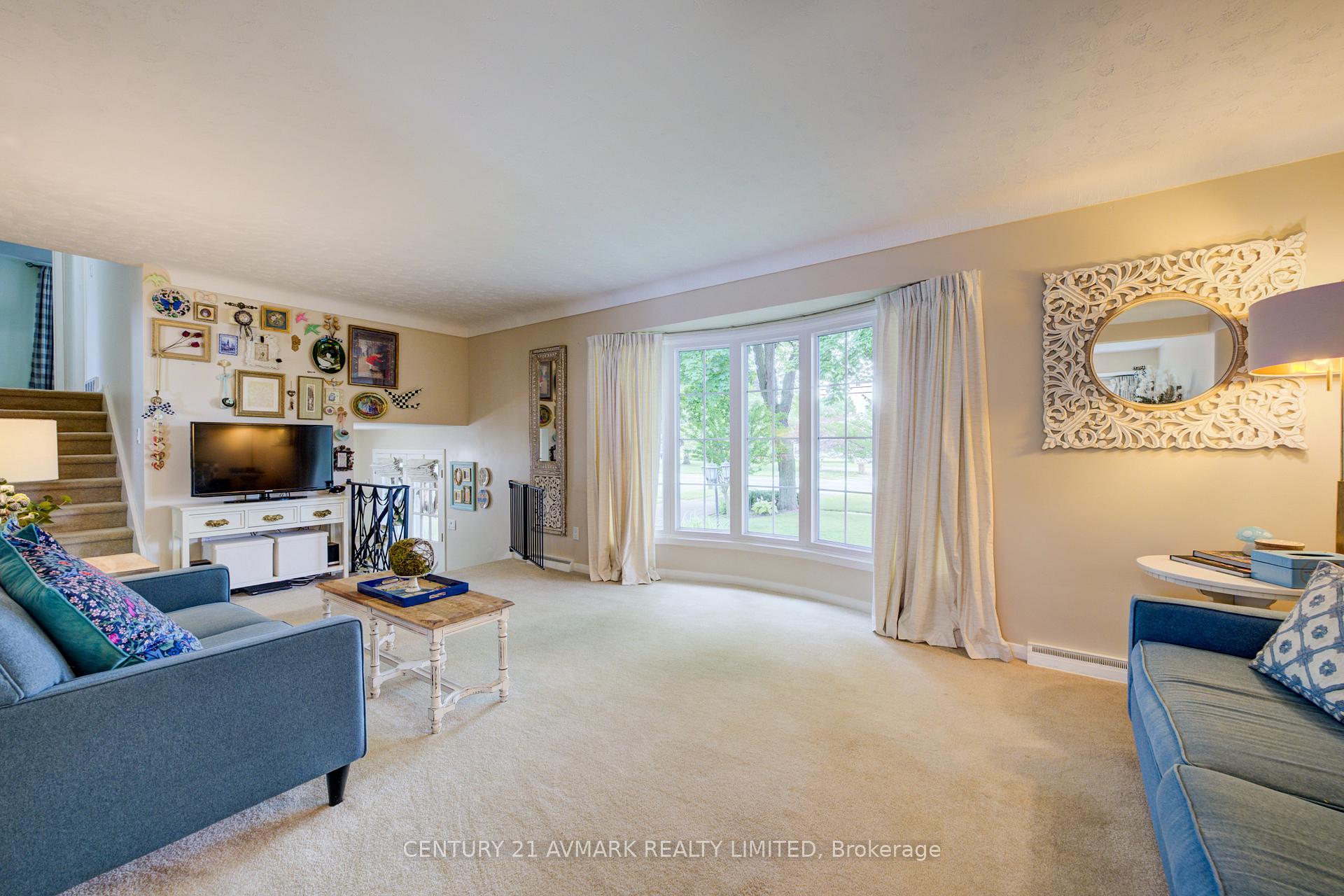 Photo 10 of 163 Lakeshore Road, St. Catharines, Lakeshore — HOMEH