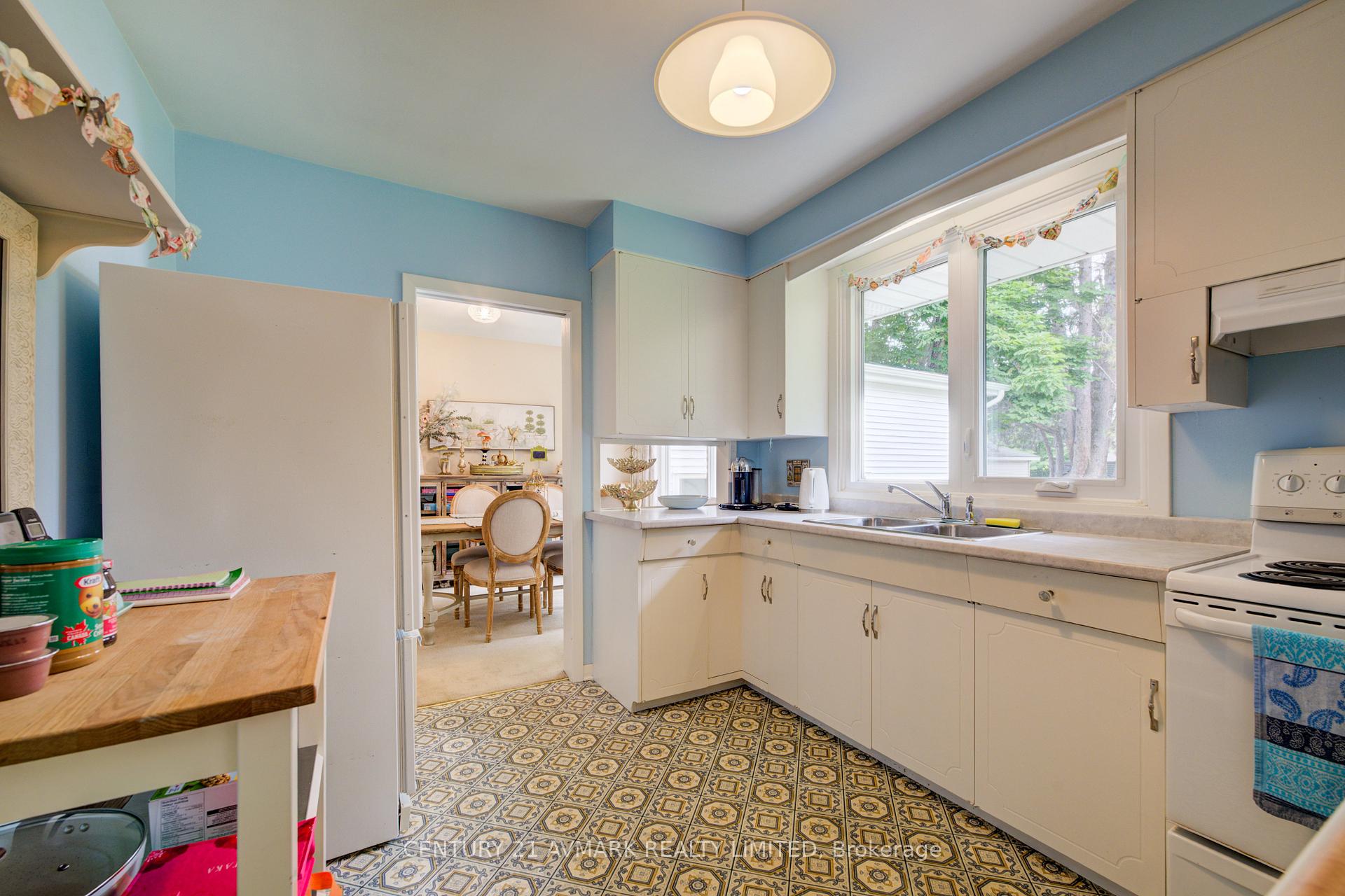 Photo 15 of 163 Lakeshore Road, St. Catharines, Lakeshore — HOMEH