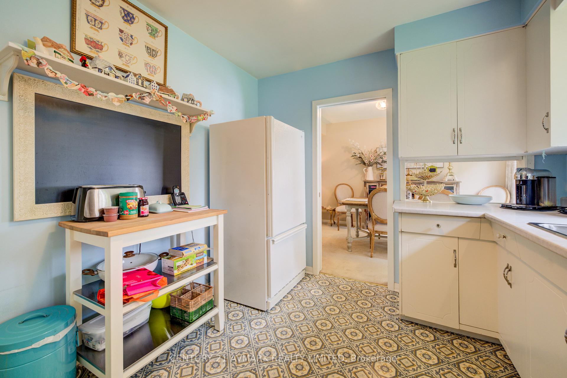 Photo 16 of 163 Lakeshore Road, St. Catharines, Lakeshore — HOMEH