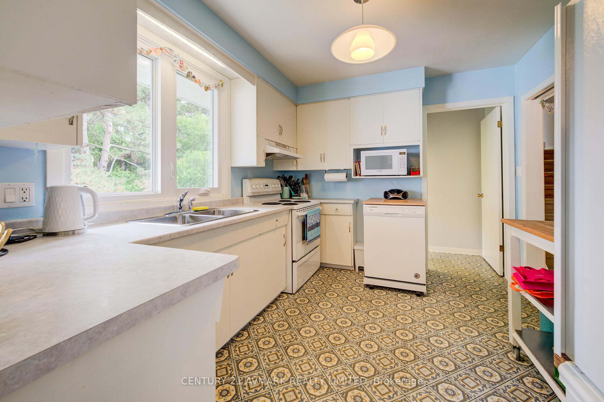 Photo 17 of 163 Lakeshore Road, St. Catharines, Lakeshore — HOMEH