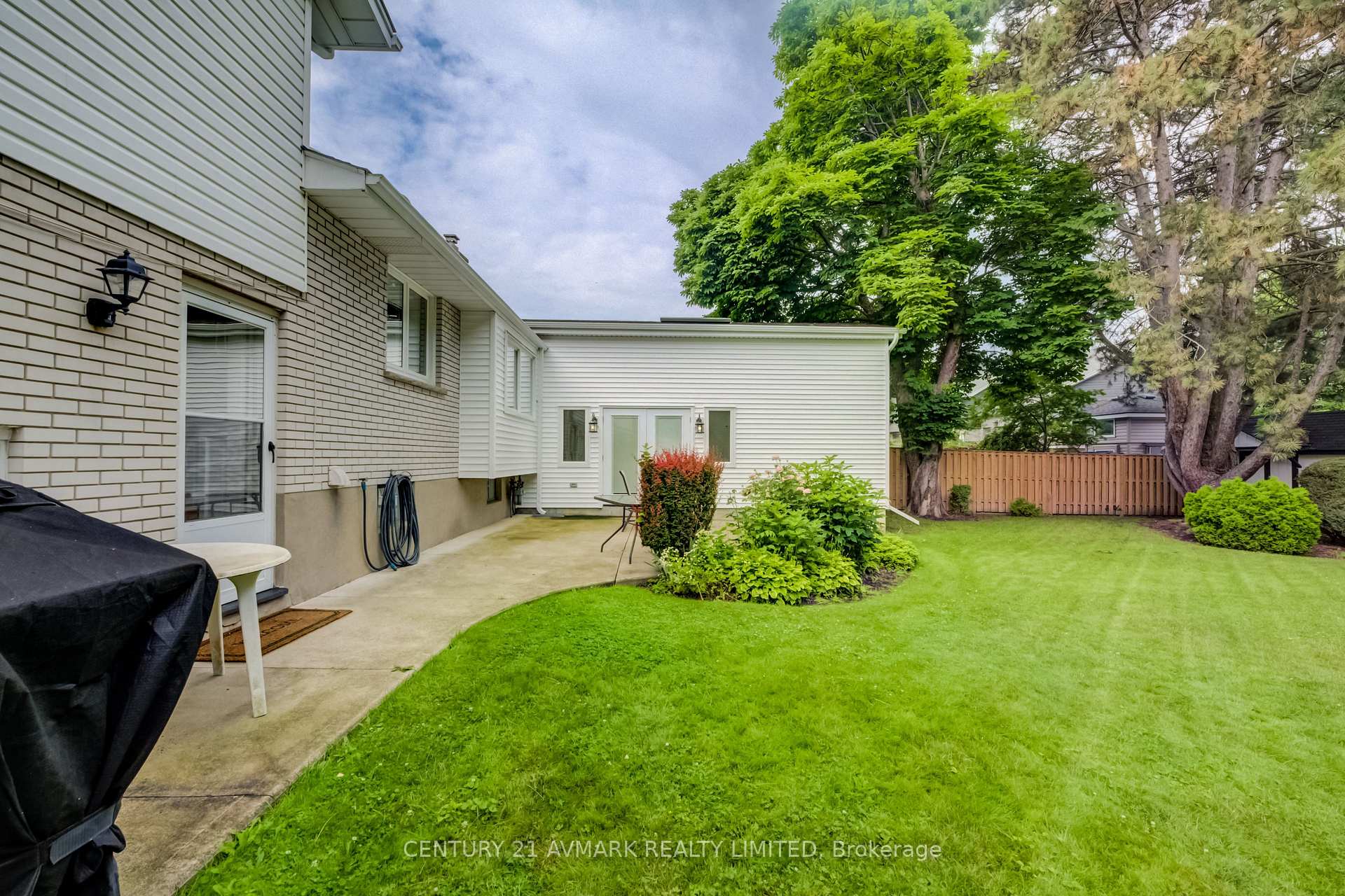 Photo 29 of 163 Lakeshore Road, St. Catharines, Lakeshore — HOMEH