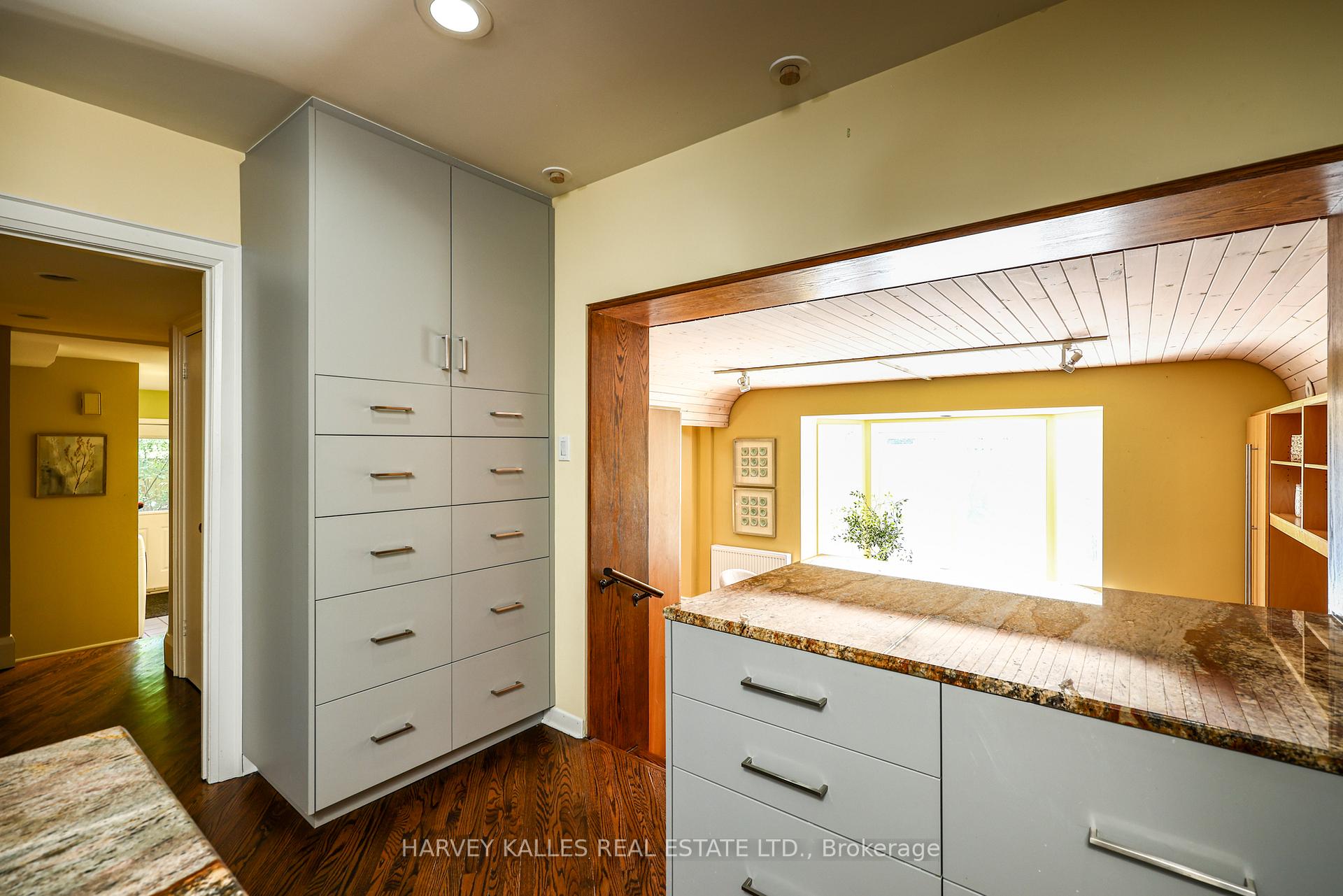 Photo 13 of 127 Strathallan Boulevard, Toronto, Lawrence Park South — HOMEH