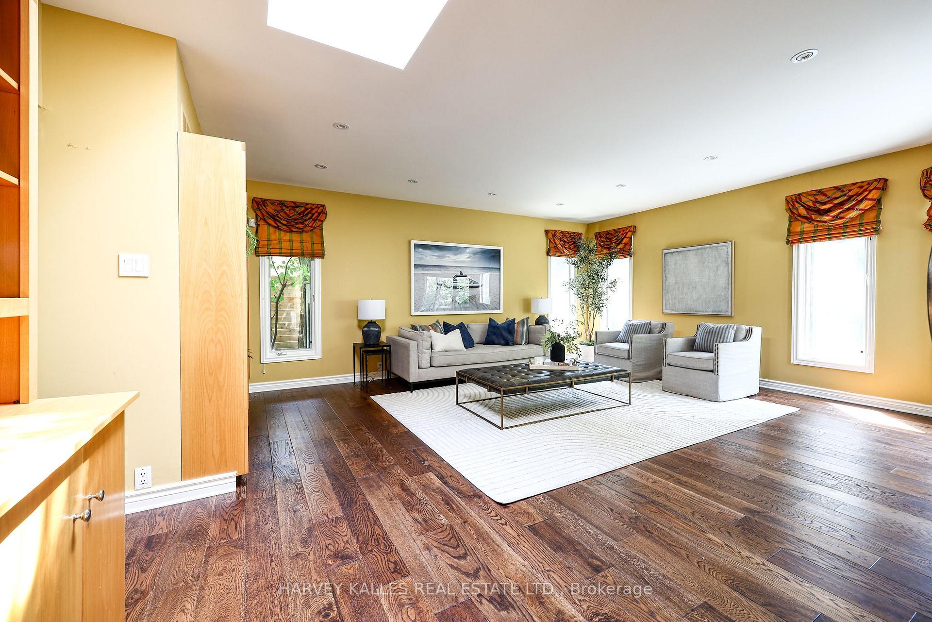 Photo 17 of 127 Strathallan Boulevard, Toronto, Lawrence Park South — HOMEH