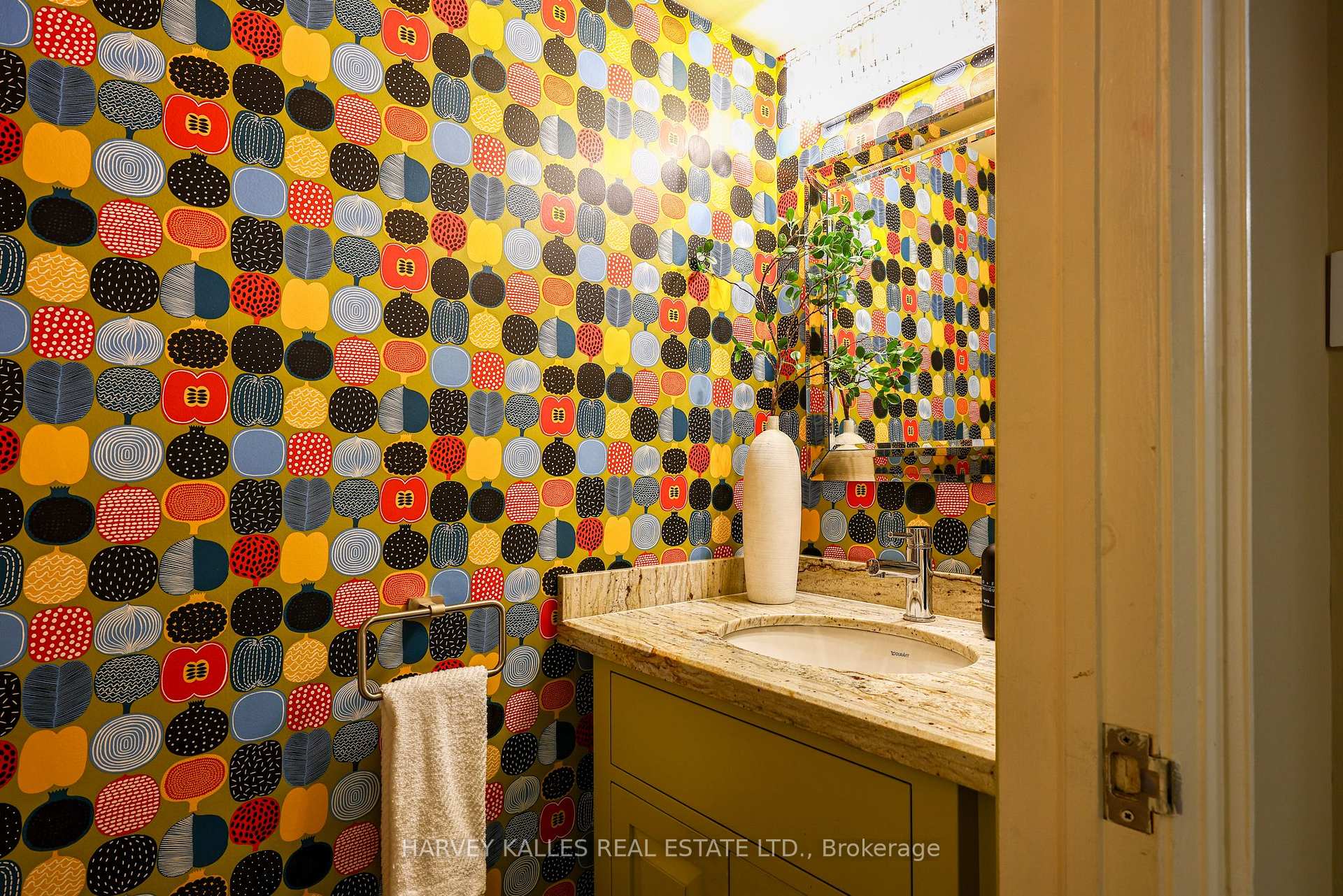 Photo 21 of 127 Strathallan Boulevard, Toronto, Lawrence Park South — HOMEH