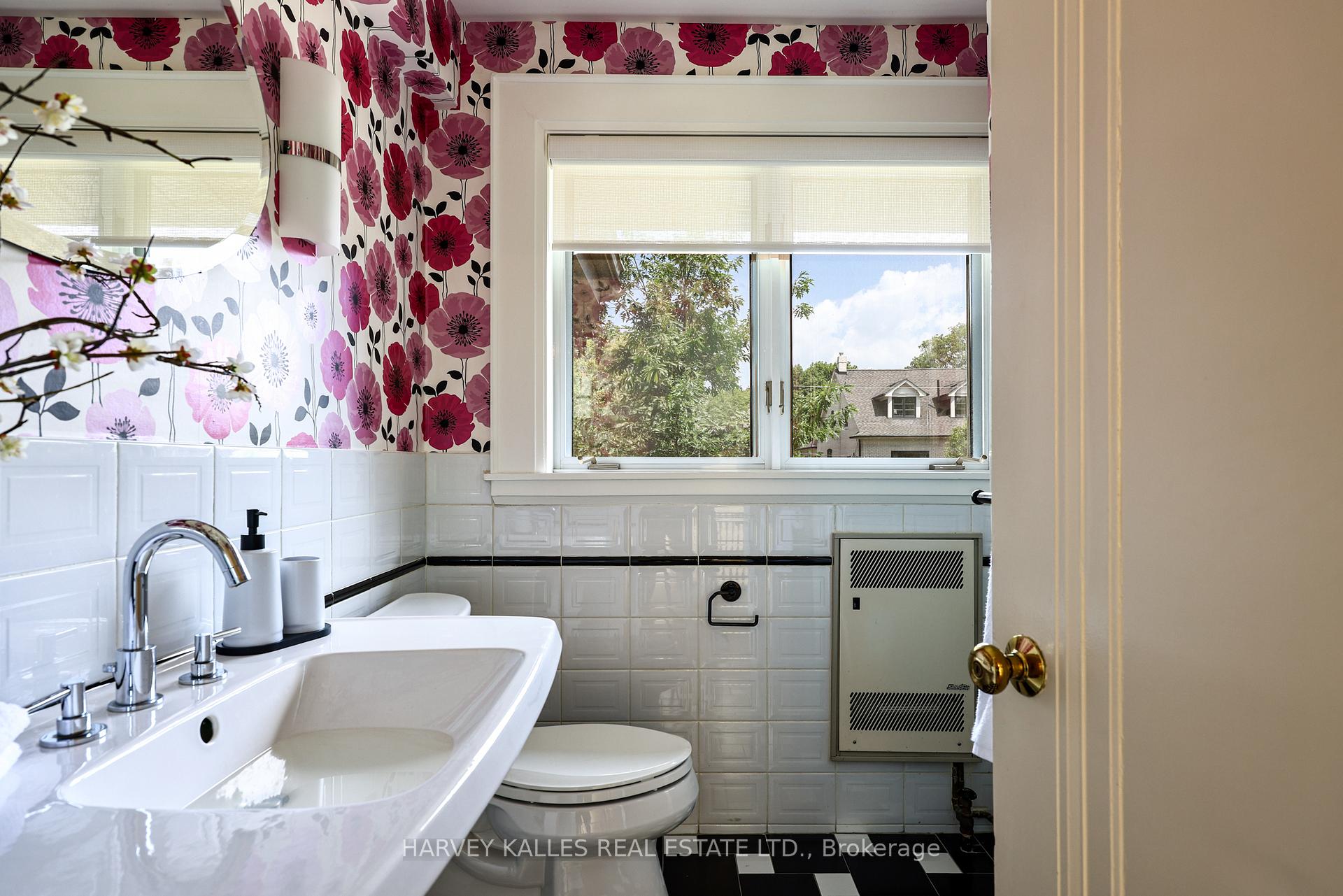 Photo 33 of 127 Strathallan Boulevard, Toronto, Lawrence Park South — HOMEH