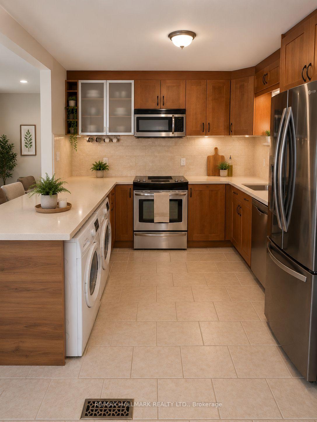 Photo 7 of Unit Main, 45 Aurora Heights Drive, Aurora, Aurora Heights — HOMEH