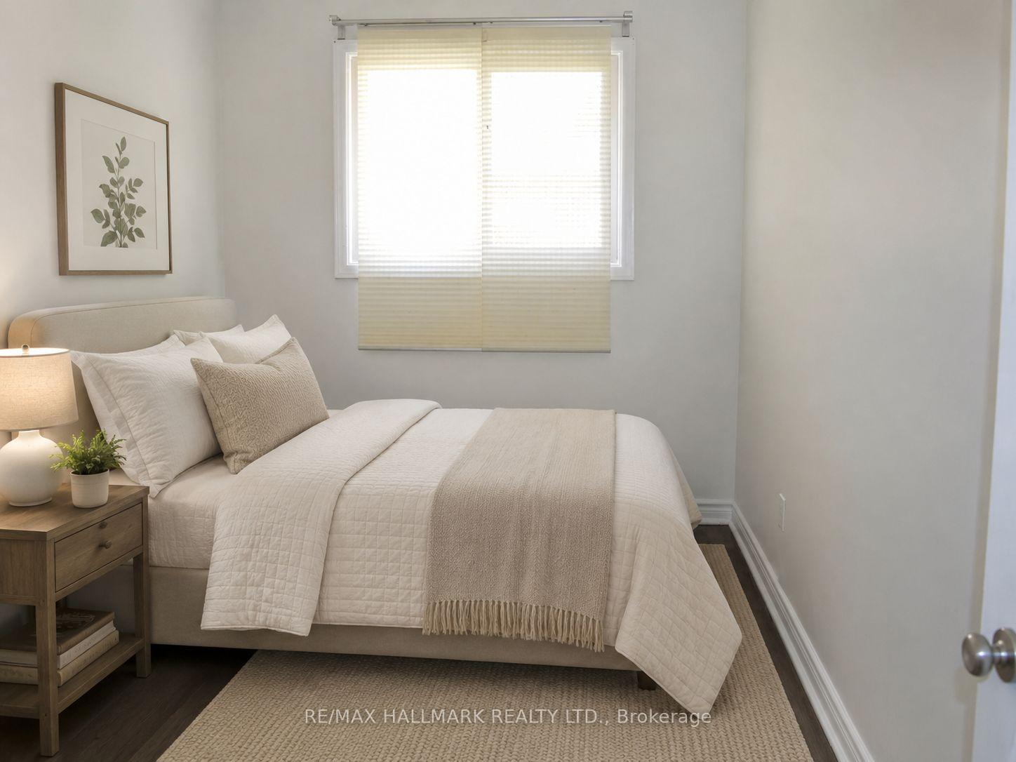 Photo 12 of Unit Main, 45 Aurora Heights Drive, Aurora, Aurora Heights — HOMEH
