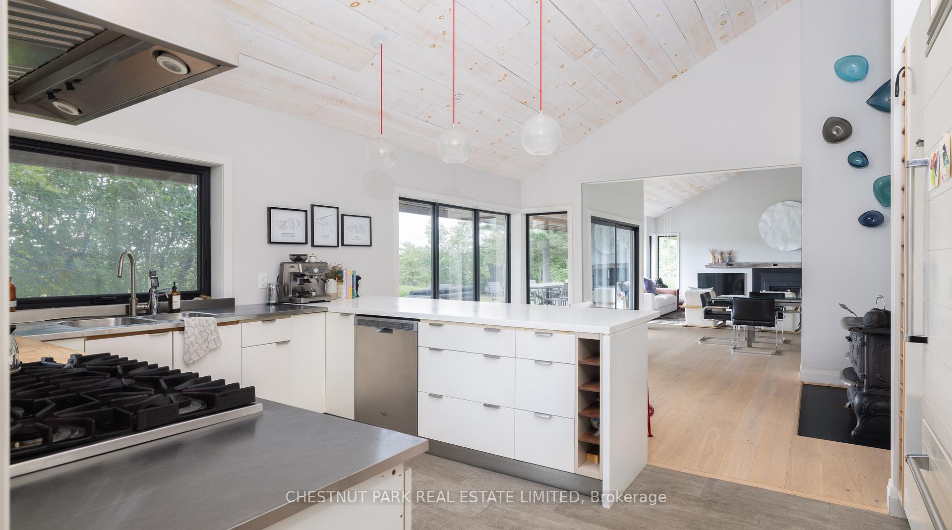 Photo 4 of 2726 10 Nottawasaga Concession S, Clearview, Rural Clearview — HOMEH