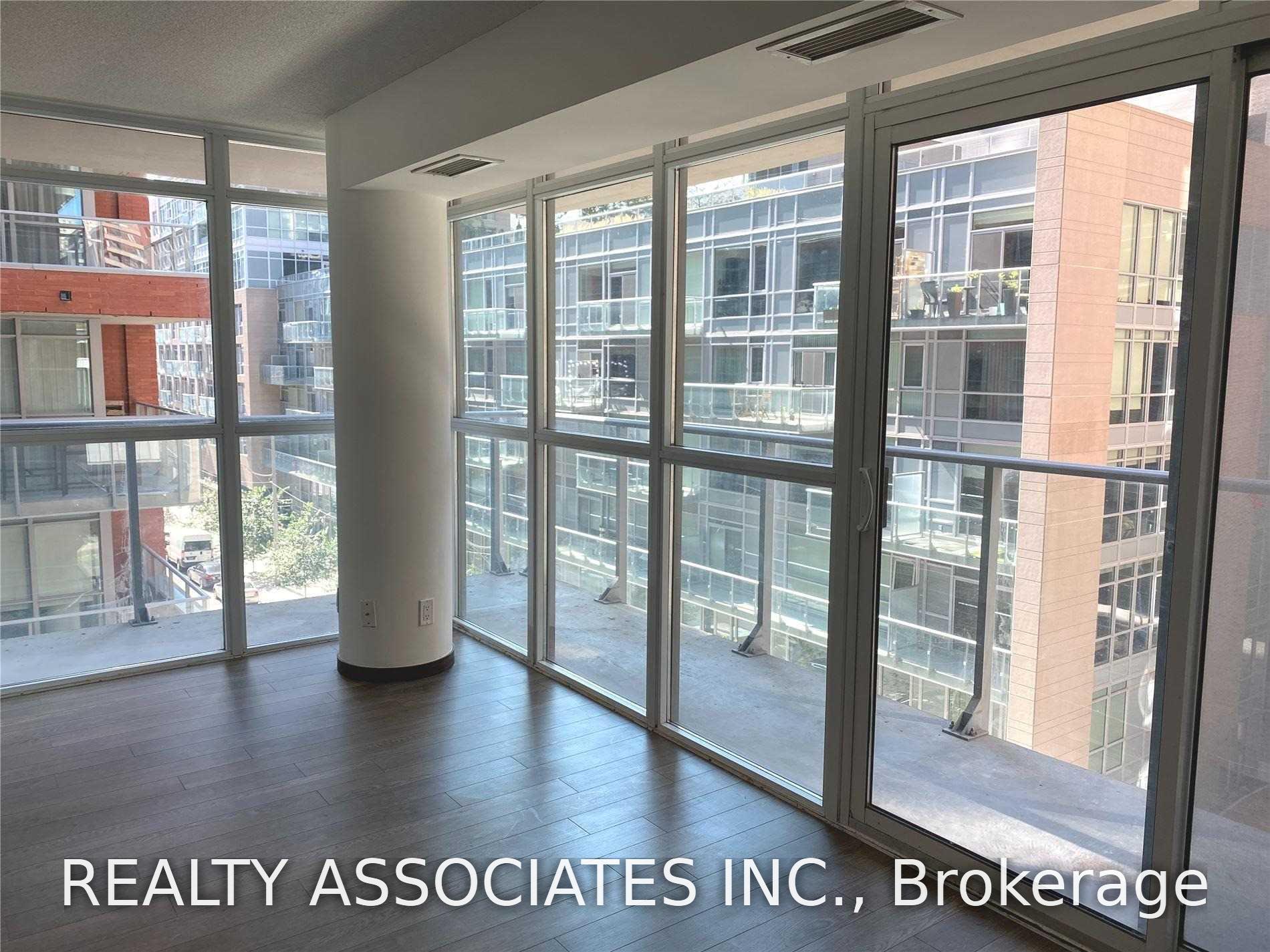 Photo 4 of Unit 504, 126 Simcoe Street, Toronto, Waterfront Communities — HOMEH