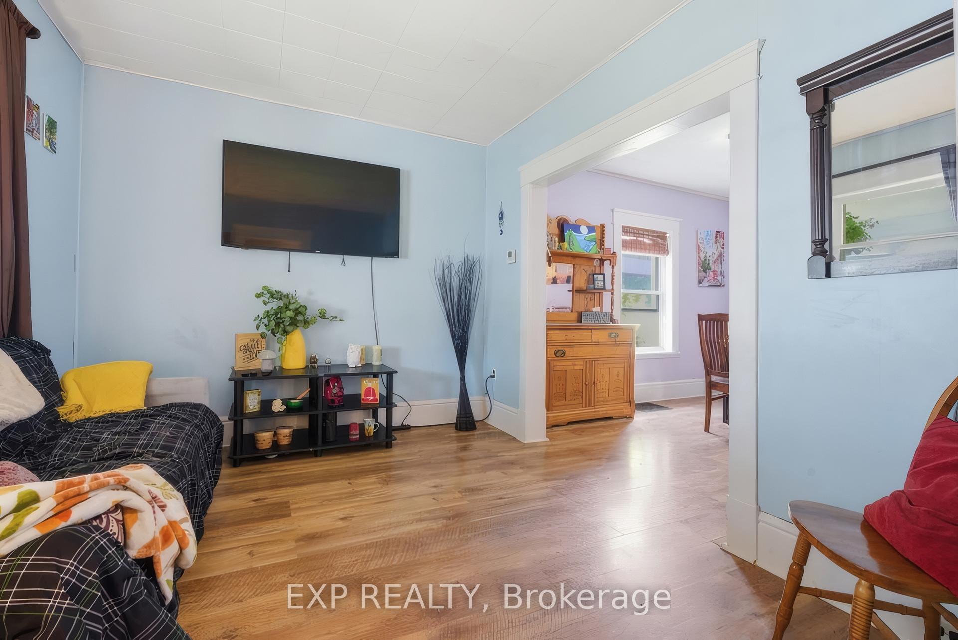 Photo 8 of 572 Downie Street, Stratford — HOMEH