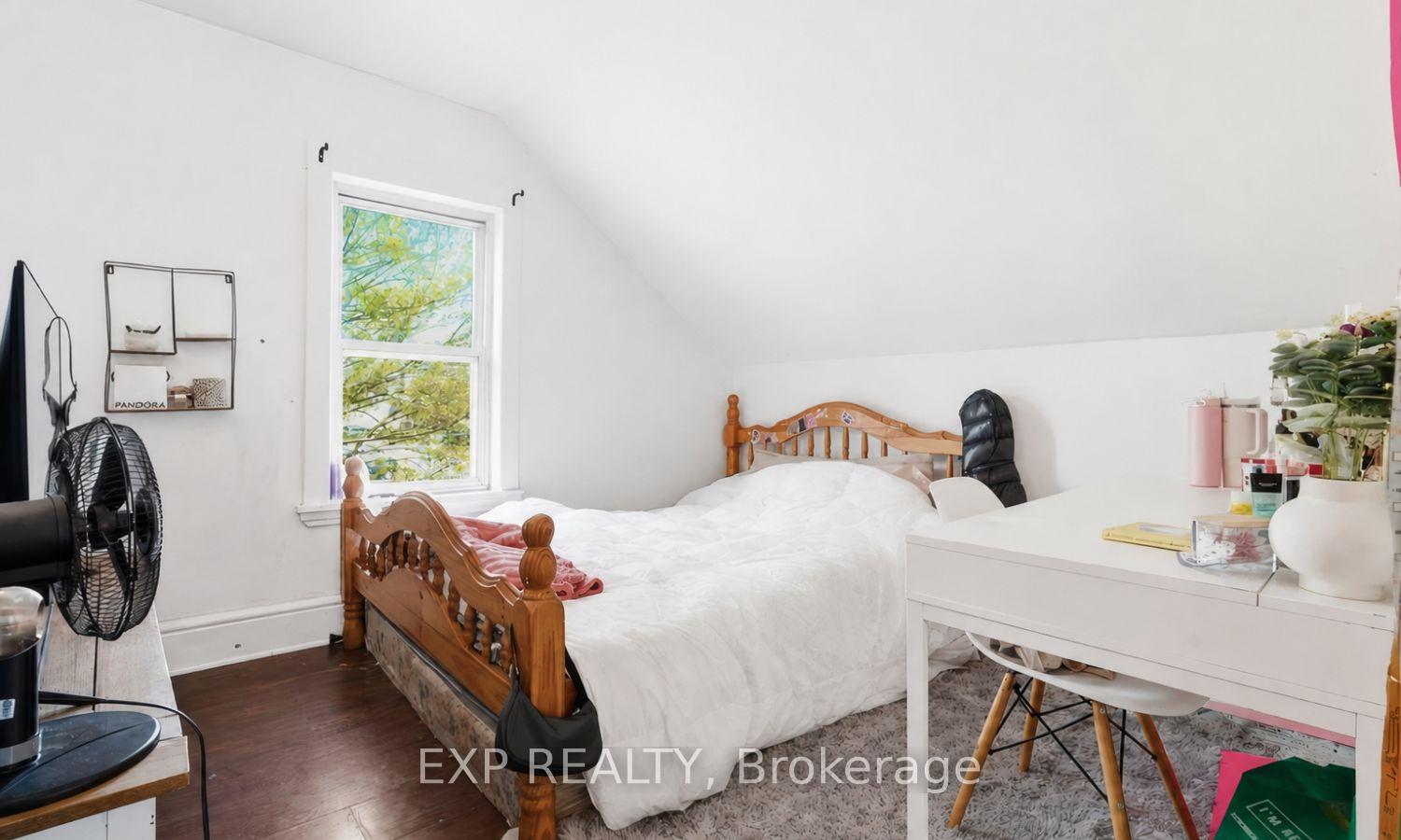 Photo 31 of 572 Downie Street, Stratford — HOMEH