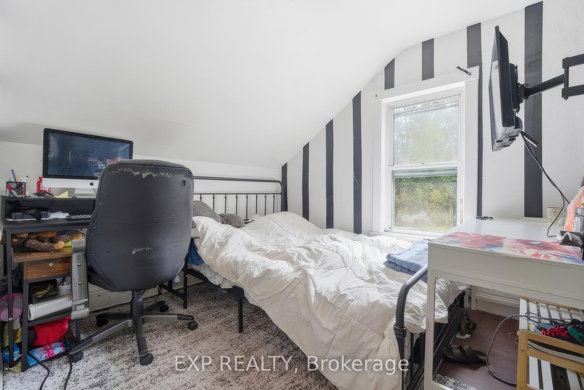 Photo 32 of 572 Downie Street, Stratford — HOMEH
