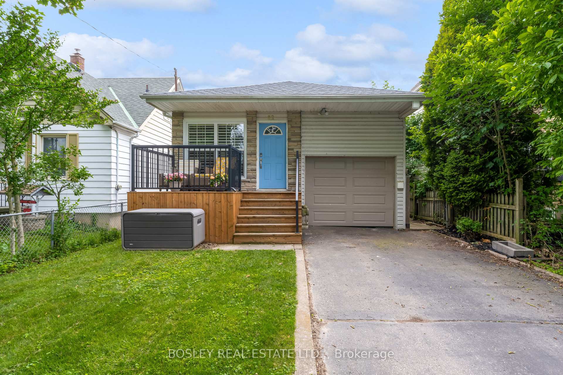 Photo 1 of 32 Grandview Drive, St. Catharines, Port Weller — HOMEH