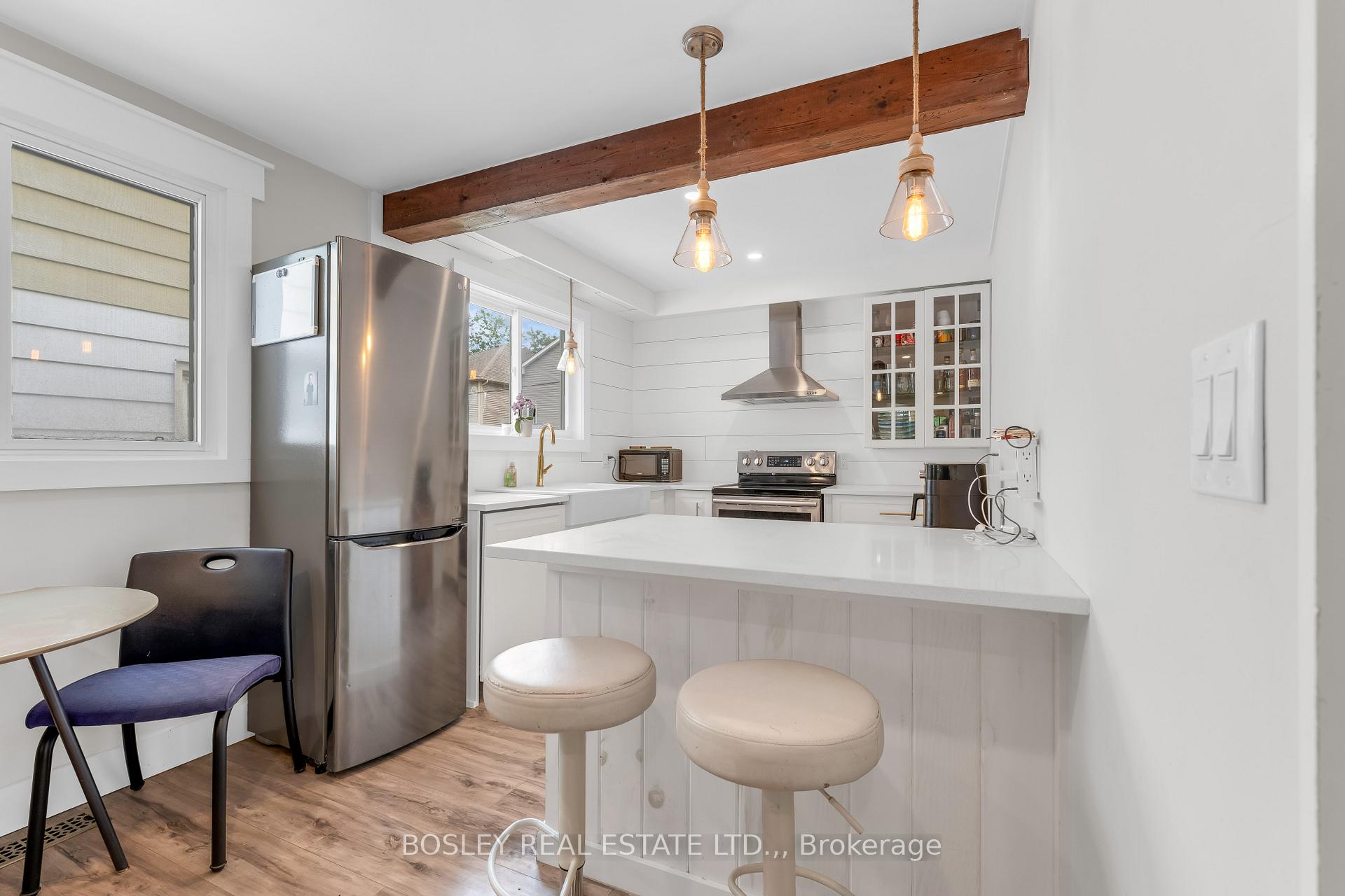 Photo 9 of 32 Grandview Drive, St. Catharines, Port Weller — HOMEH