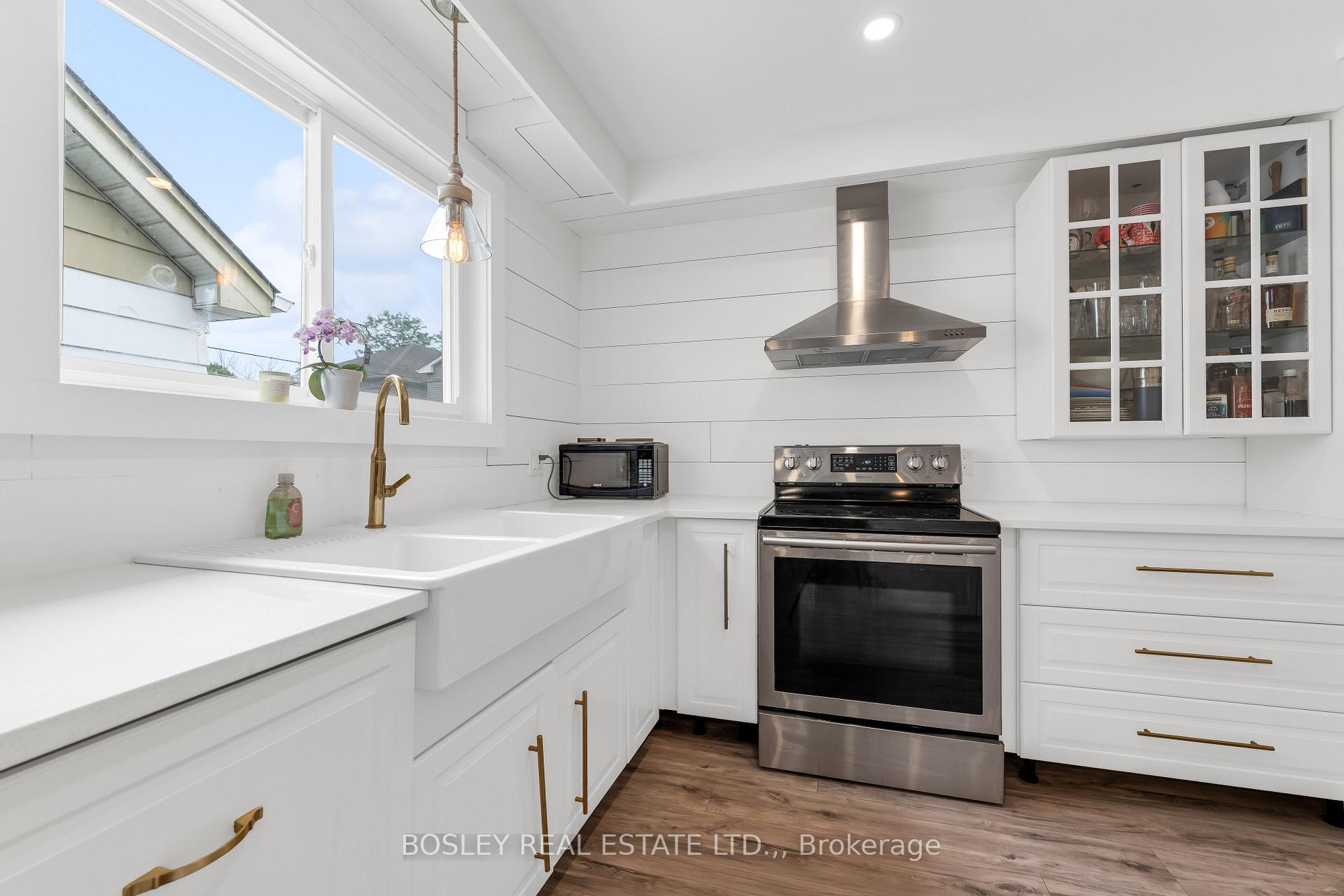 Photo 10 of 32 Grandview Drive, St. Catharines, Port Weller — HOMEH