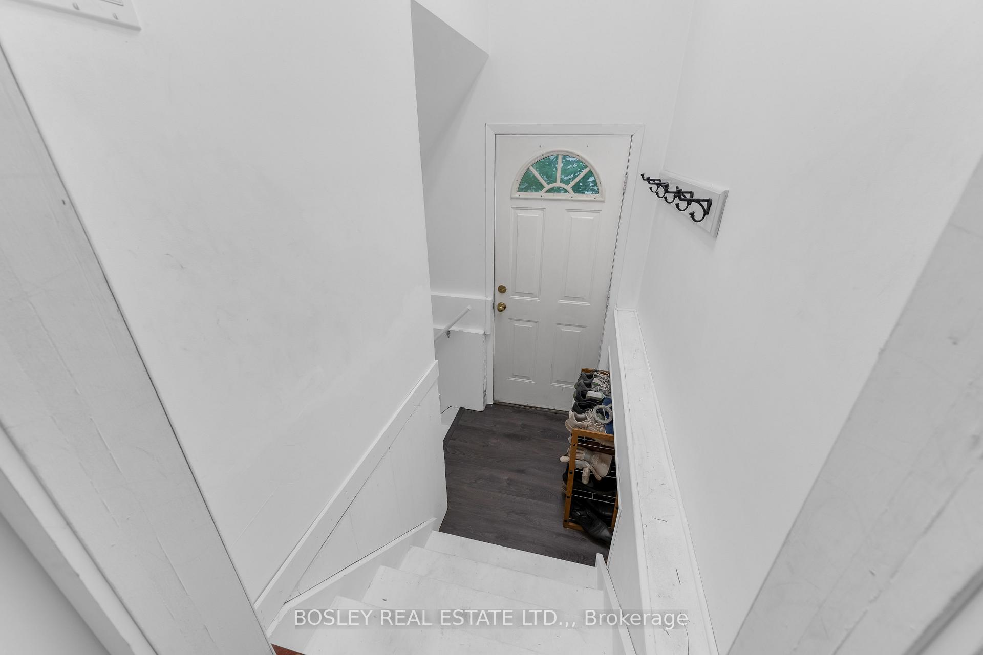 Photo 18 of 32 Grandview Drive, St. Catharines, Port Weller — HOMEH