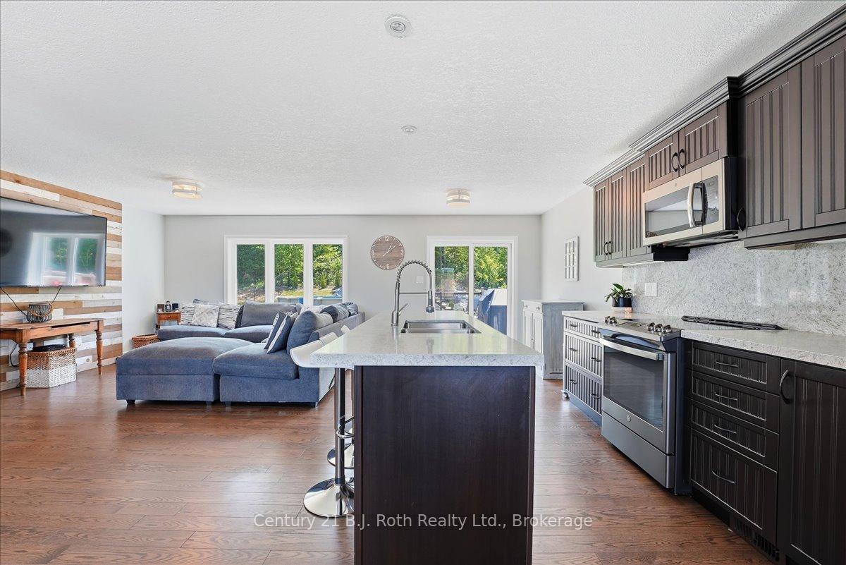 Photo 5 of 27 Ralph Dalton Boulevard, Tay, Victoria Harbour — HOMEH