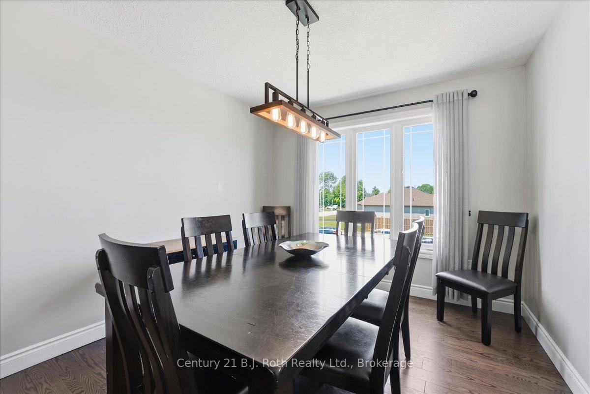 Photo 6 of 27 Ralph Dalton Boulevard, Tay, Victoria Harbour — HOMEH