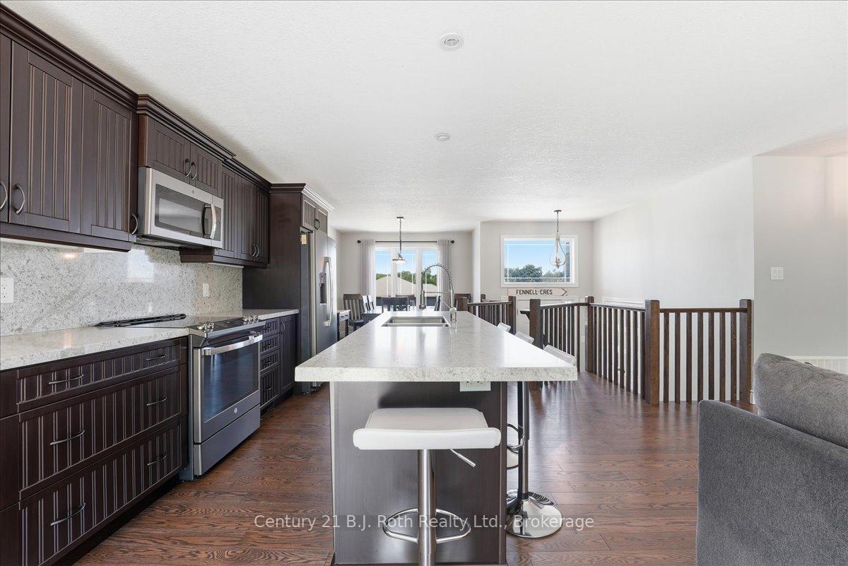 Photo 9 of 27 Ralph Dalton Boulevard, Tay, Victoria Harbour — HOMEH
