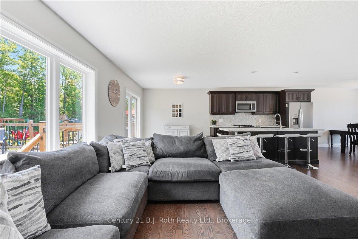 Photo 14 of 27 Ralph Dalton Boulevard, Tay, Victoria Harbour — HOMEH