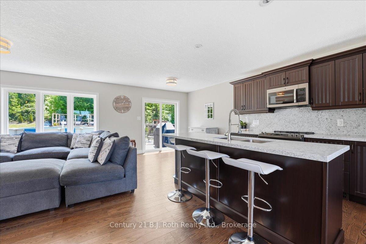 Photo 15 of 27 Ralph Dalton Boulevard, Tay, Victoria Harbour — HOMEH