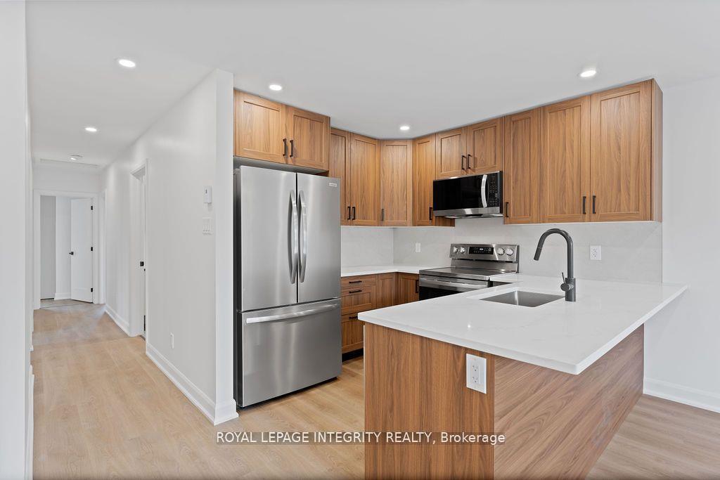 Photo 5 of Unit A, 96 Fieldrow Street, Ottawa, Meadowlands/Crestview — HOMEH