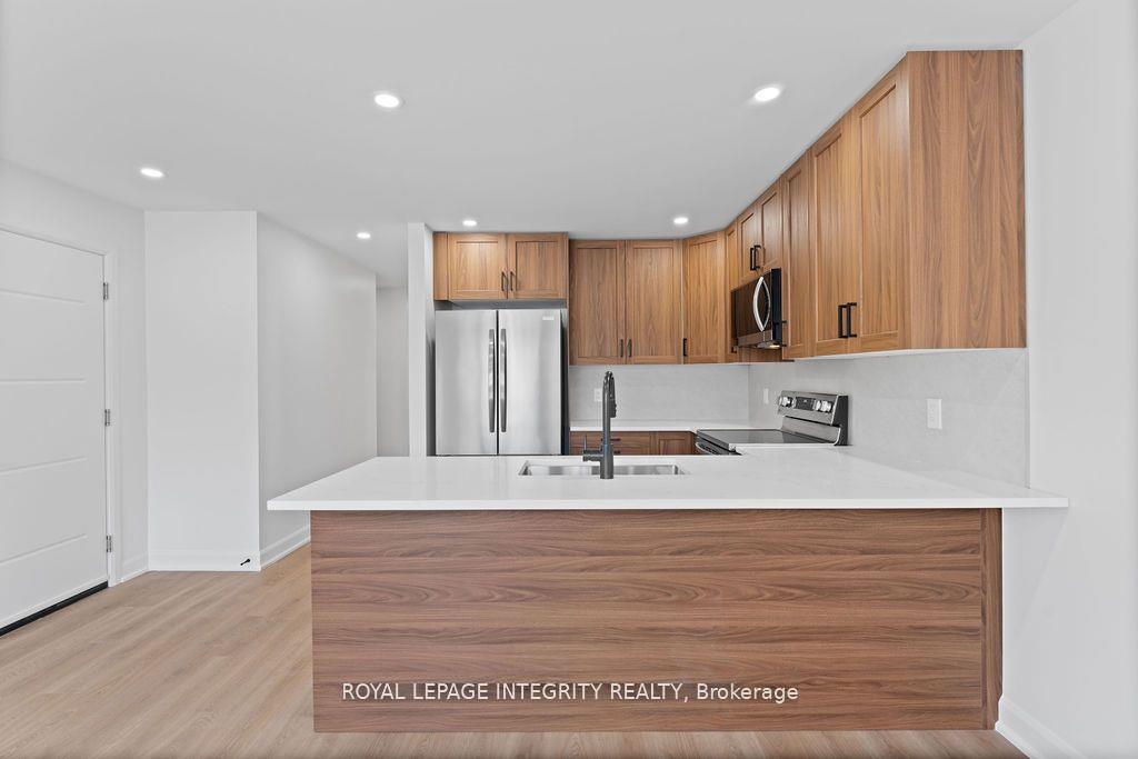 Photo 7 of Unit A, 96 Fieldrow Street, Ottawa, Meadowlands/Crestview — HOMEH