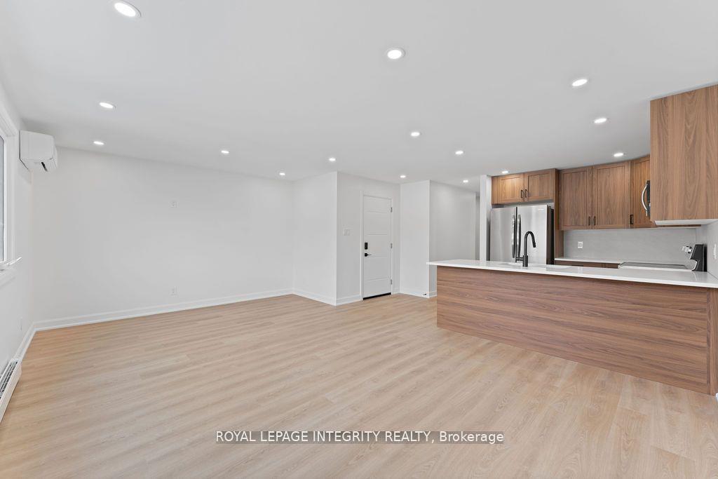 Photo 11 of Unit A, 96 Fieldrow Street, Ottawa, Meadowlands/Crestview — HOMEH