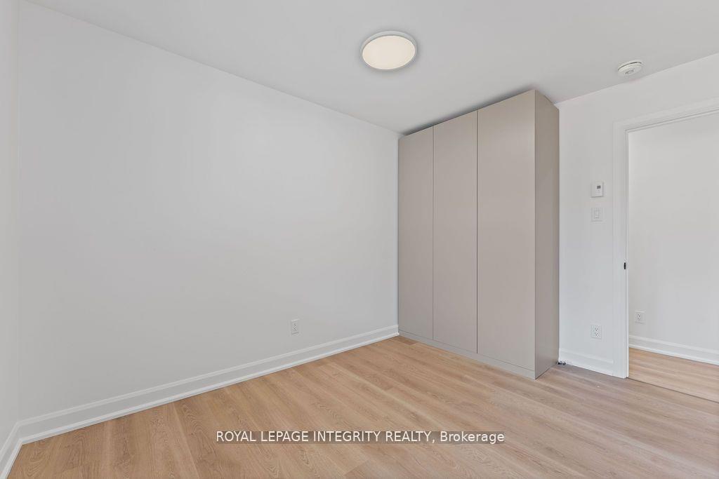 Photo 13 of Unit A, 96 Fieldrow Street, Ottawa, Meadowlands/Crestview — HOMEH