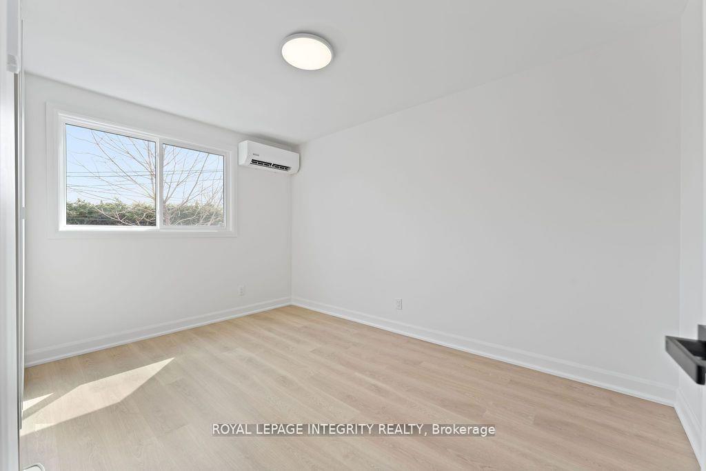 Photo 16 of Unit A, 96 Fieldrow Street, Ottawa, Meadowlands/Crestview — HOMEH
