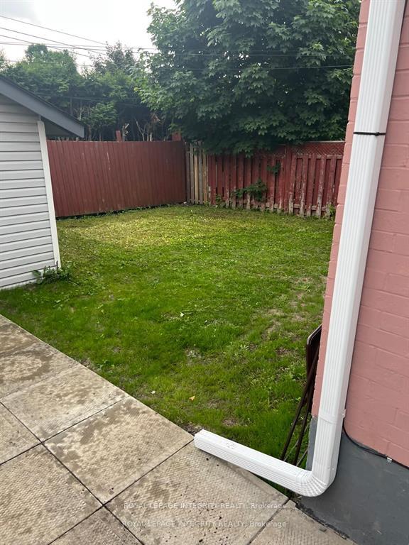 Photo 24 of Unit A, 96 Fieldrow Street, Ottawa, Meadowlands/Crestview — HOMEH
