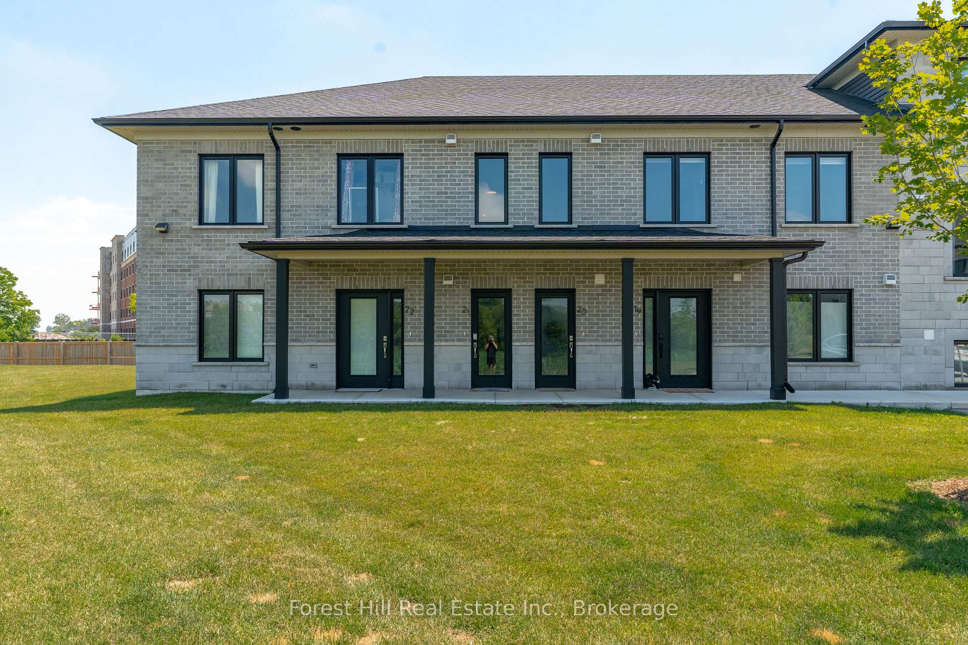 Photo of Unit 21, 3202 Vivian Line