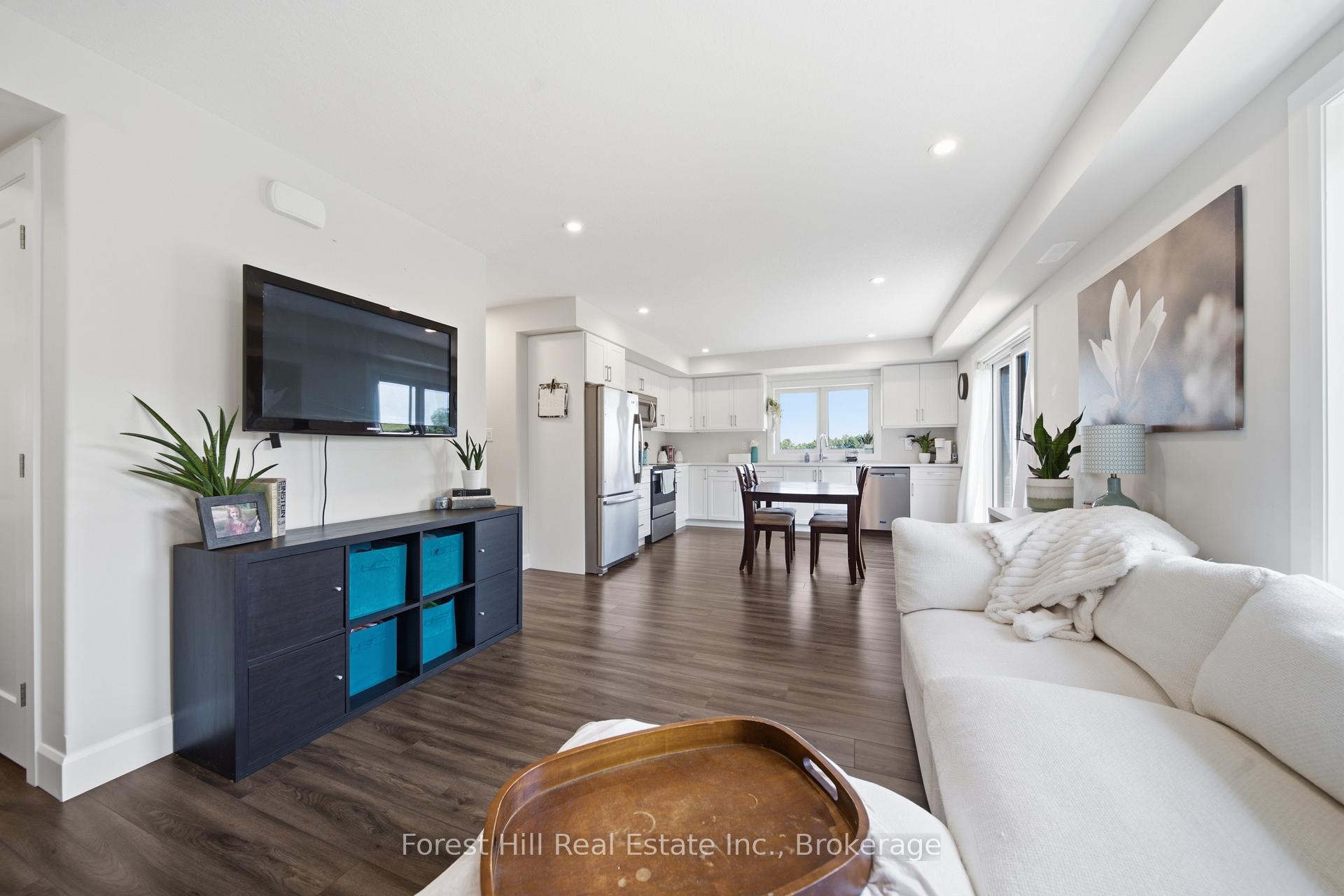 Photo 3 of Unit 21, 3202 Vivian Line, Stratford — HOMEH