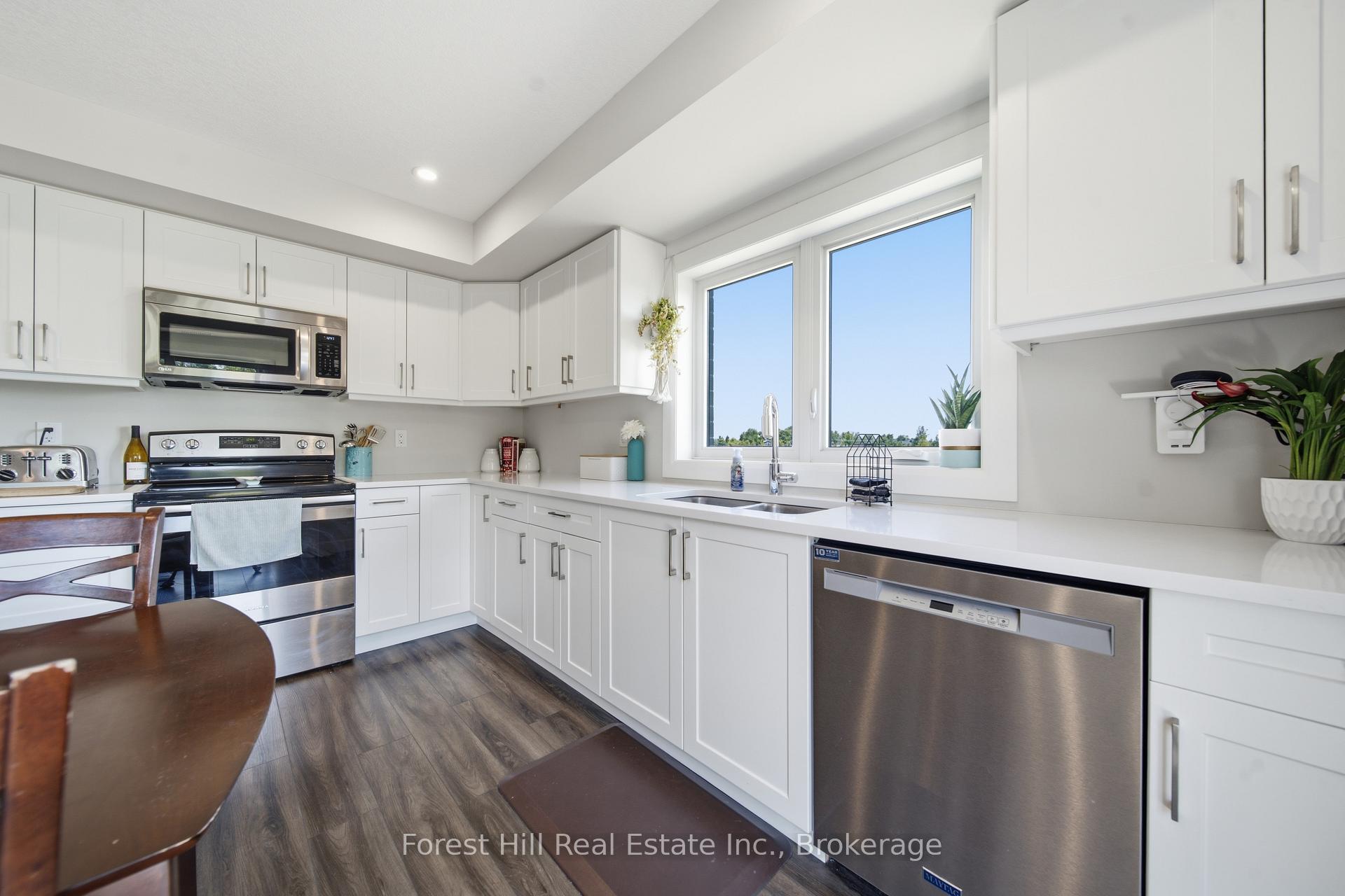 Photo 6 of Unit 21, 3202 Vivian Line, Stratford — HOMEH