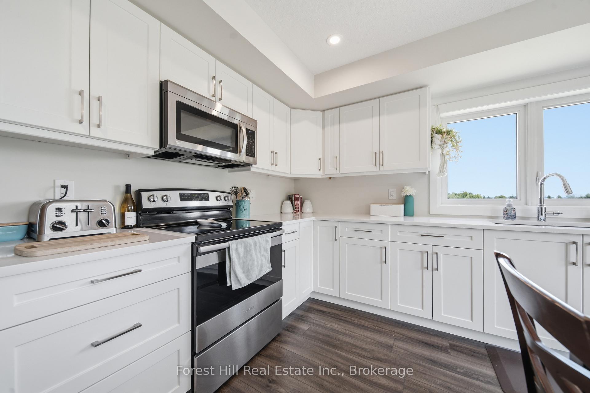 Photo 7 of Unit 21, 3202 Vivian Line, Stratford — HOMEH
